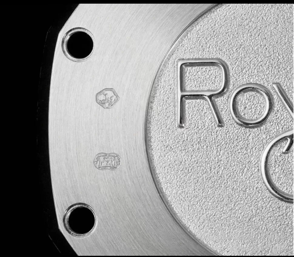 Royal Oak Ladies 67650 33mm SS/SS White ZF Swiss Qtz - Image 11