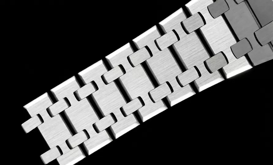 Royal Oak Ladies 67650 33mm SS/SS White ZF Swiss Qtz - Image 15