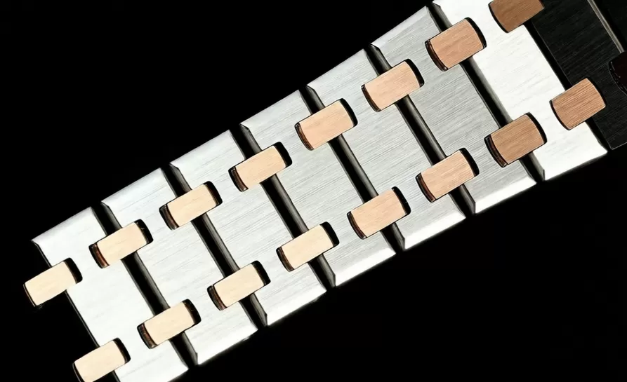 Royal Oak Ladies 67650 33mm RG/SS White ZF Swiss Qtz - Image 16
