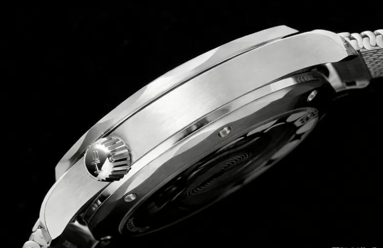 Seamaster 300m James Bond 60th 42mm SS/SS Blue Dial VSF A8806 - Image 6