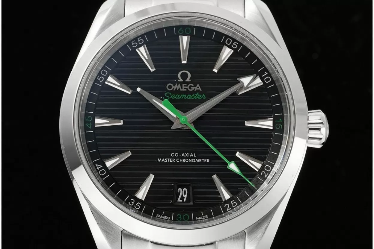Alternative view of Aqua Terra 150m Master SS/SS Blk/Grn VSF Asia 8900