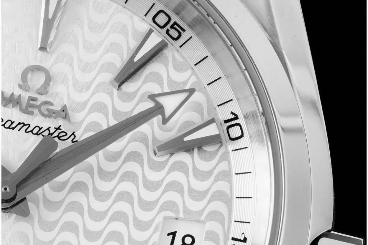 Alternative view of Aqua Terra 150m 41mm SS/SS White Textured VSF A8500