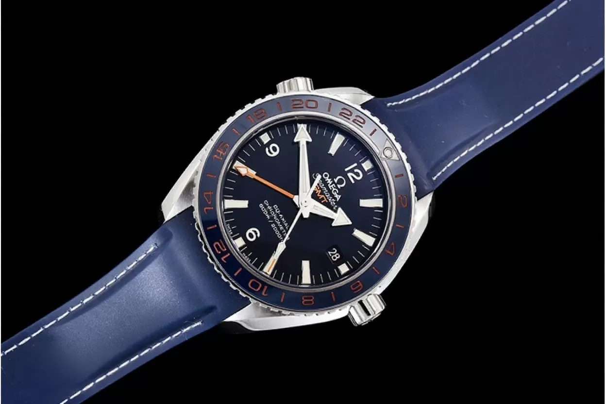 Alternative view of Omega - Planet Ocean 600M 43.5mm GMT SS/RU Blue VSF A8605