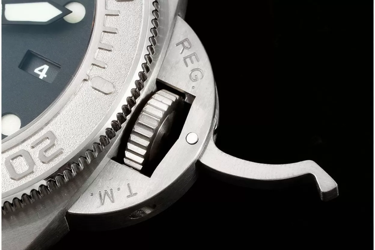 Submersible PAM984 Mike Horn 47mm TI/NY Black Dial VSF P9010 - Image 9