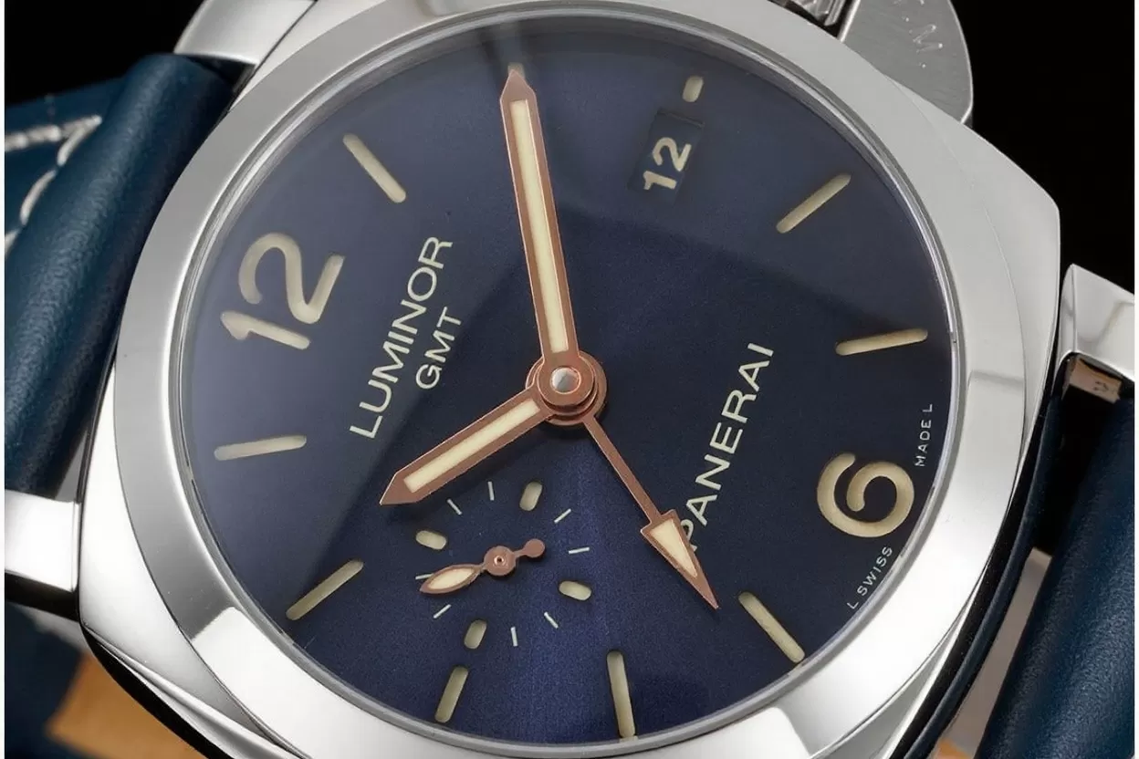 Alternative view of PAM688 Luminor GMT 42mm SS/LE Blue VSF V2 P9001