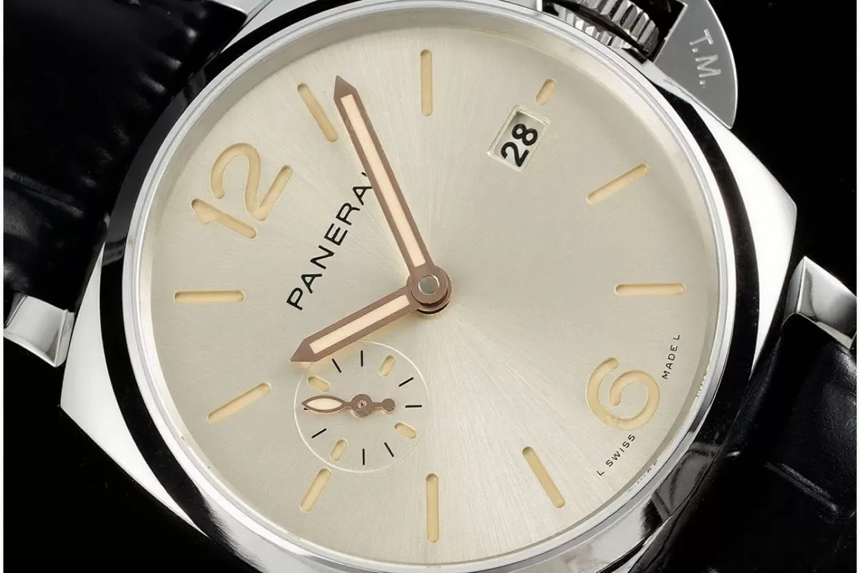 Alternative view of Luminor Due PAM1249 42mm SS/LE Silver Dial VSF P900