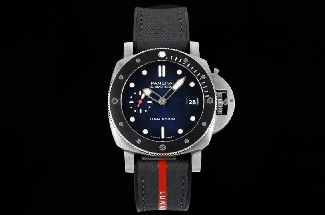 Alternative view of Submersible PAM1565 Luna Rossa 42mm SS/RU Blue Dial VSF P900
