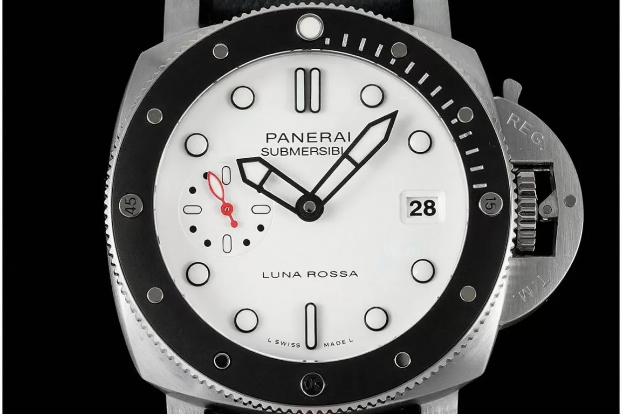 Alternative view of Submersible PAM1579 Luna Rossa 42mm SS/RU White Dial VSF P900
