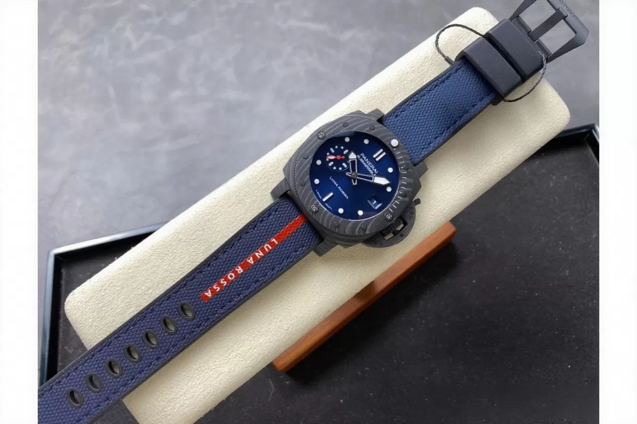 Submersible PAM1563 42mm Carbon/NY Blue Dial VSF P900 - Image 4