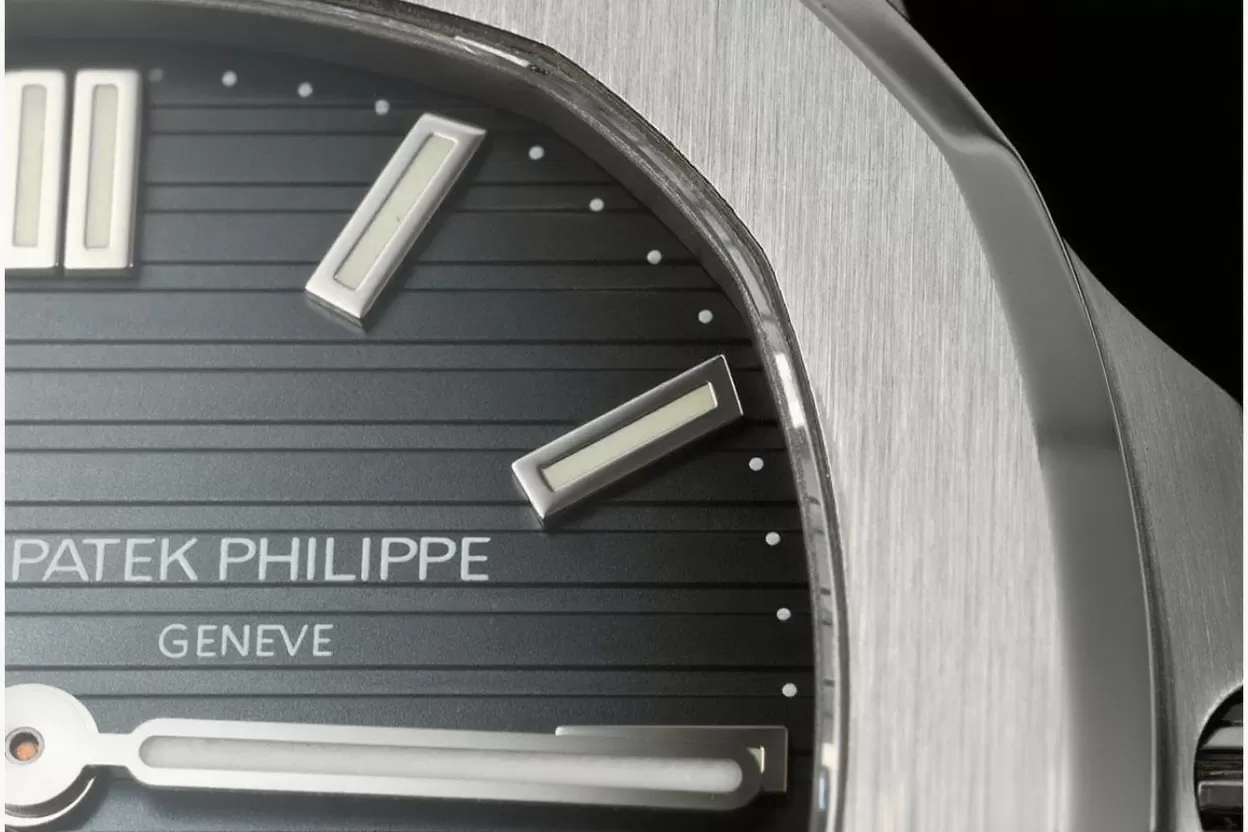 Alternative view of Nautilus 40mm 5712 Tiffany & Co. SS/SS Blue Dial PPF V3 A330  Super Clone