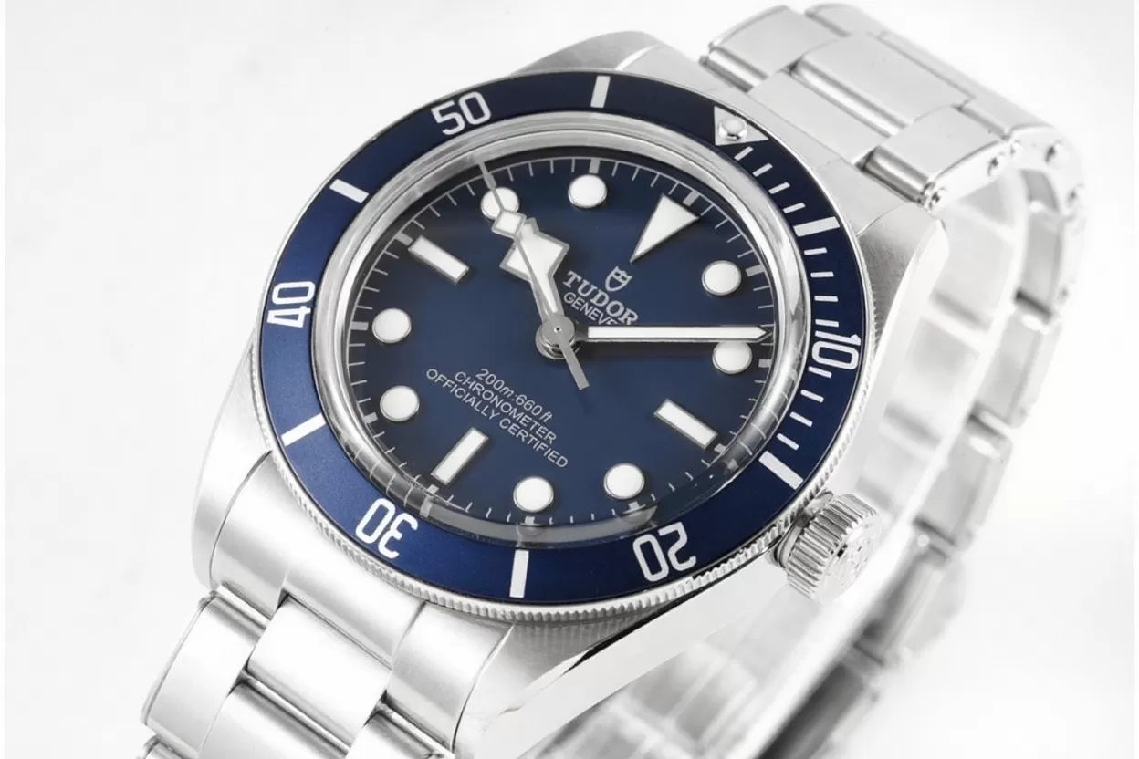 Alternative view of Black Bay Fifty Eight 39mm SS/SS Blue Dial ZF A2824