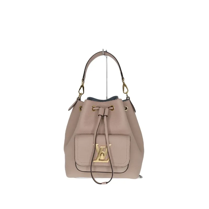 Louis Vuitton Lockme Bucket M57688
