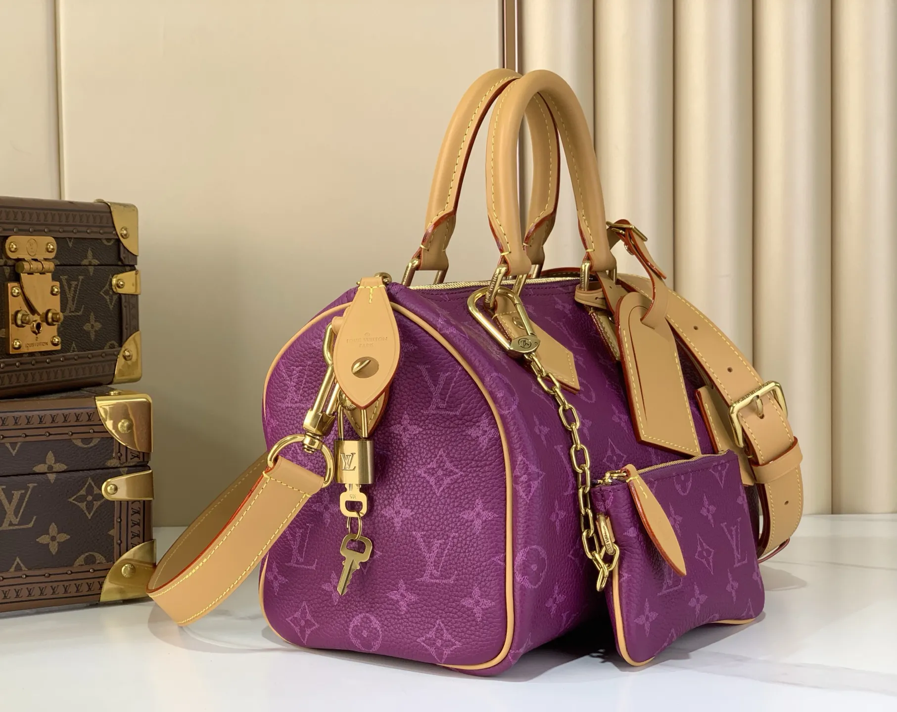 Alternative view of Louis Vuitton Speedy P9 Bandouli??re 25 M28383