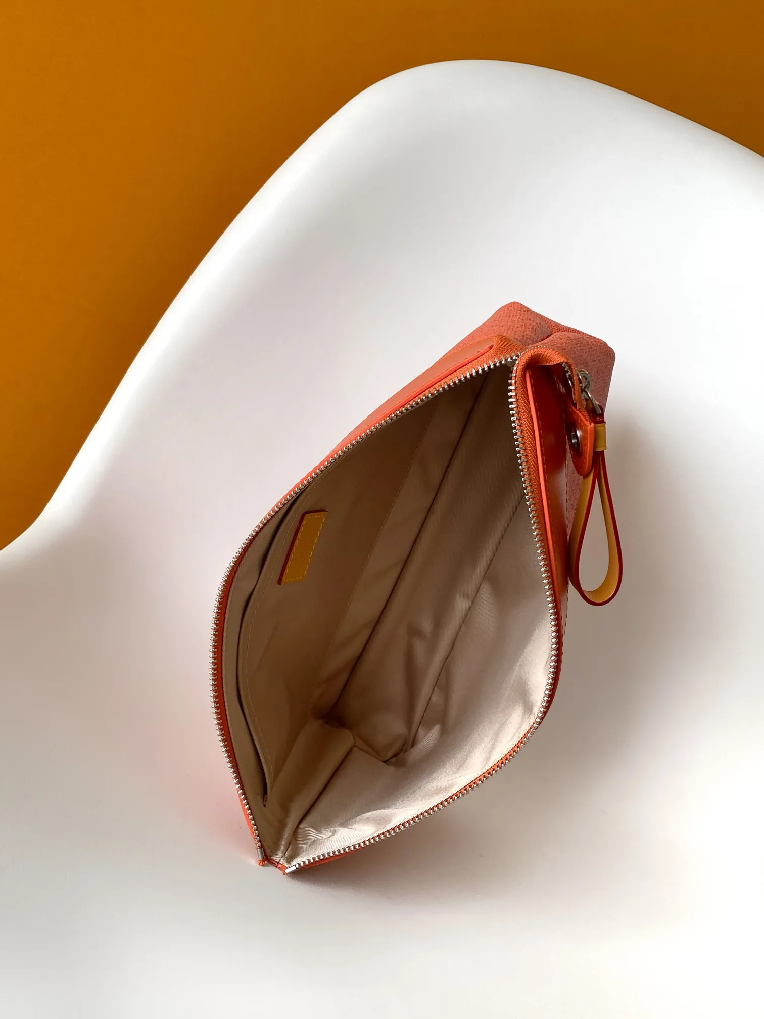 Alternative view of Louis Vuitton Pochette Voyage Souple M26828