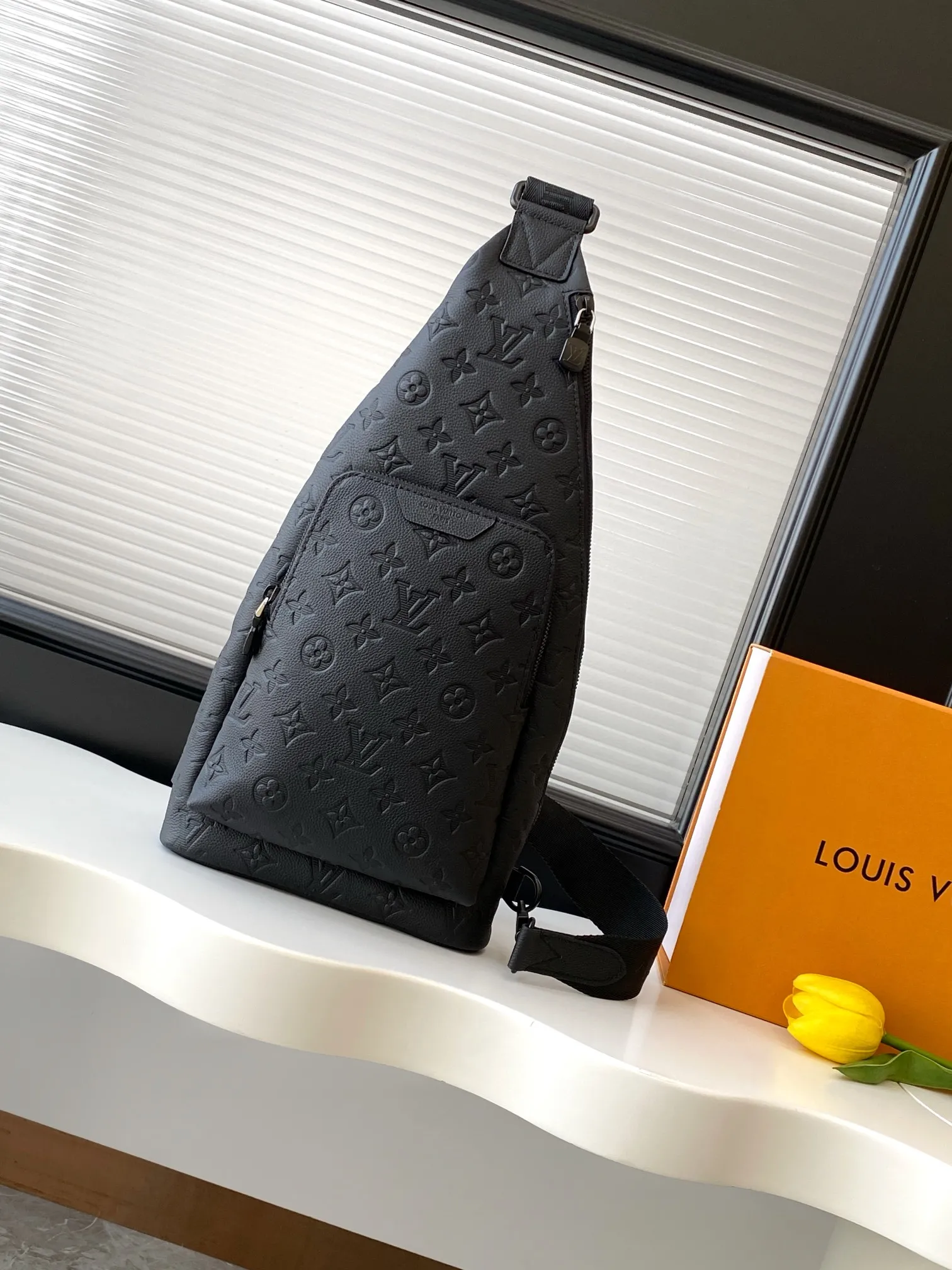 Louis Vuitton Duo Slingbag M26730 - 图片 2