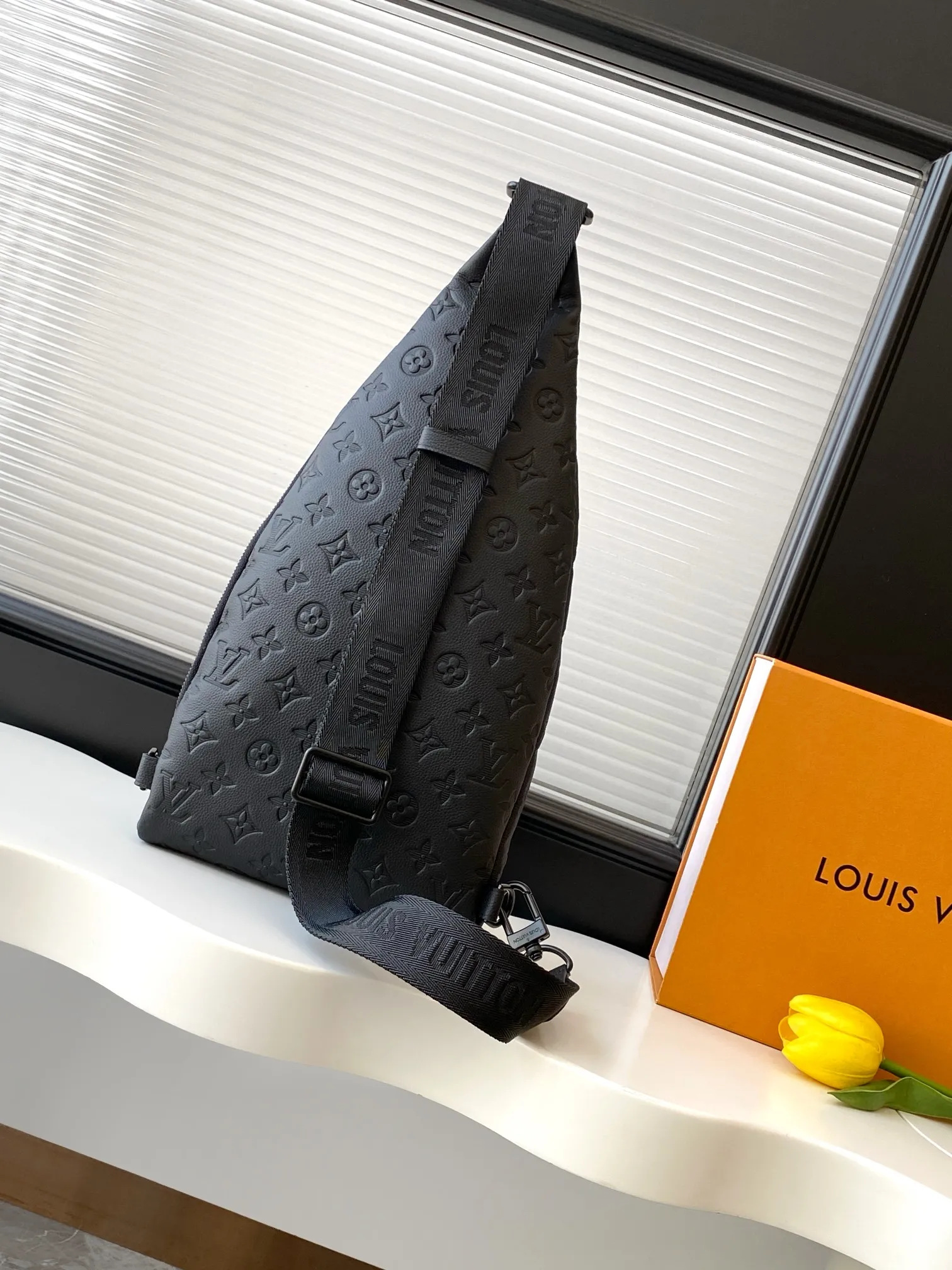 Louis Vuitton Duo Slingbag M26730 - 图片 4