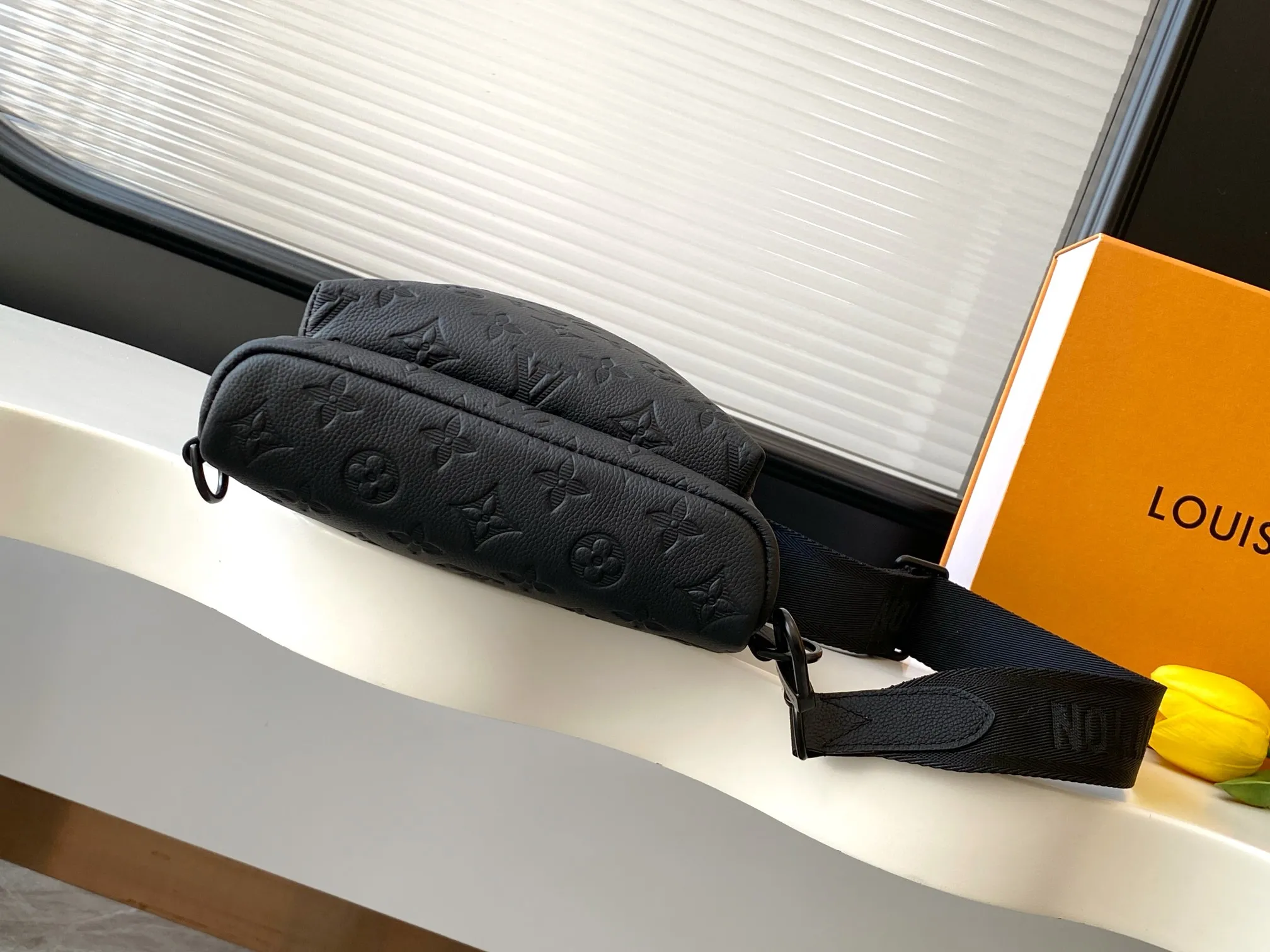 Louis Vuitton Duo Slingbag M26730 - 图片 5