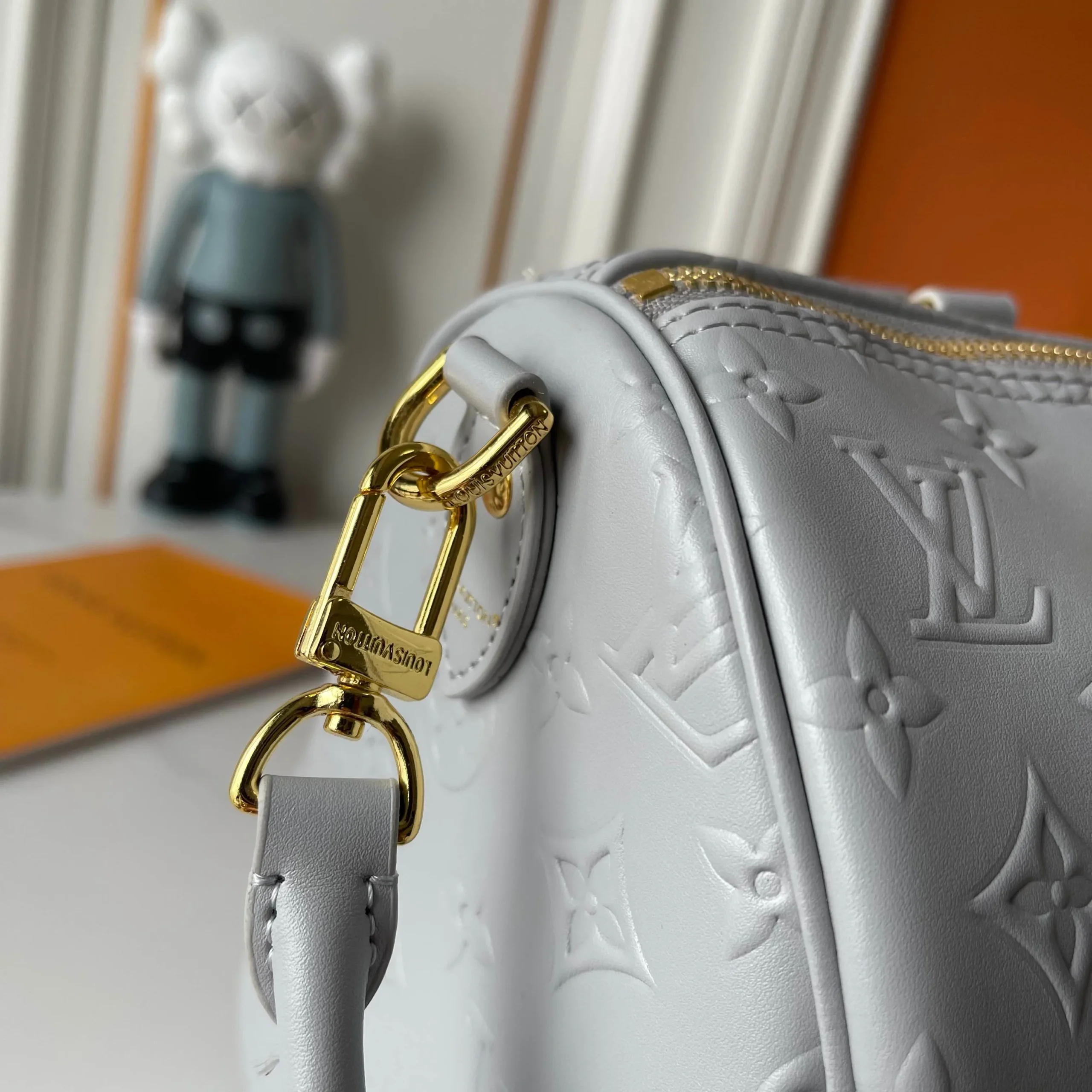 Louis Vuitton Speedy Soft 30 M25670 - Image 9
