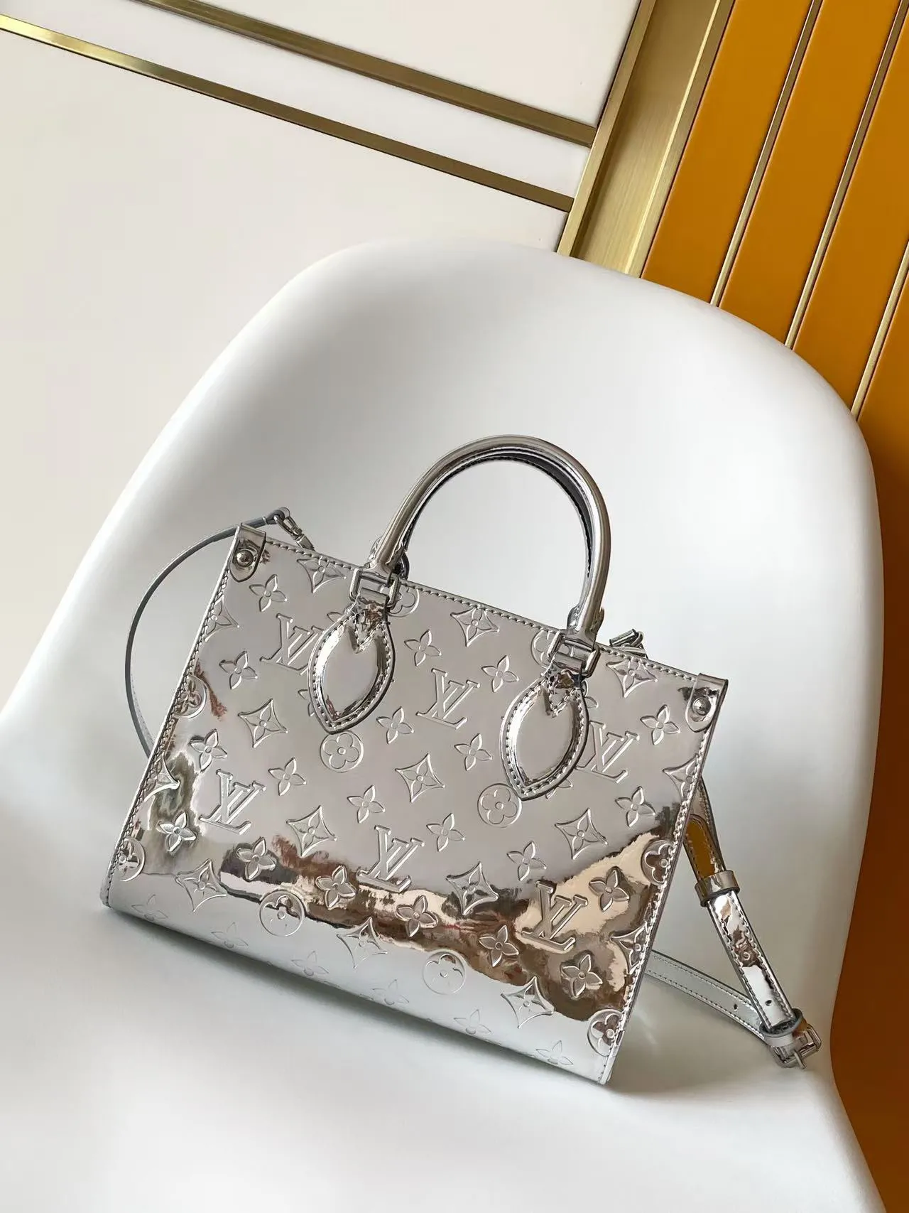 Louis Vuitton OnTheGo PM M26373 - 图片 4