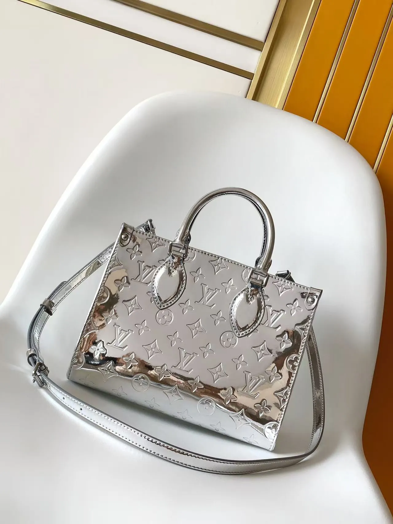 Louis Vuitton OnTheGo PM M26373 - 图片 6
