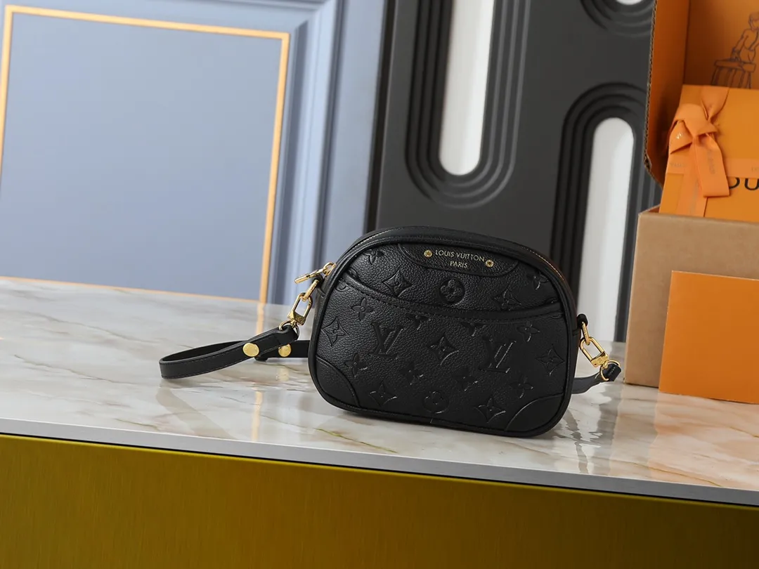 Alternative view of Louis Vuitton Tiny Camera Bag M25518