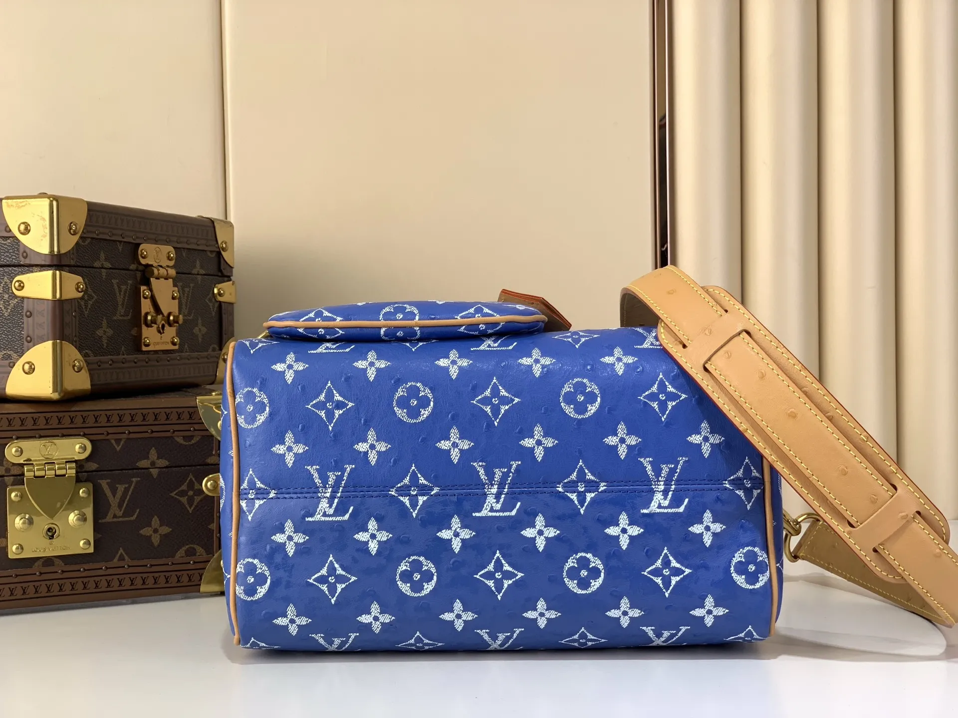 Alternative view of Louis Vuitton Speedy P9 Bandouli??re 25 Monogram Ostrich-Embossed Cowhide M24437