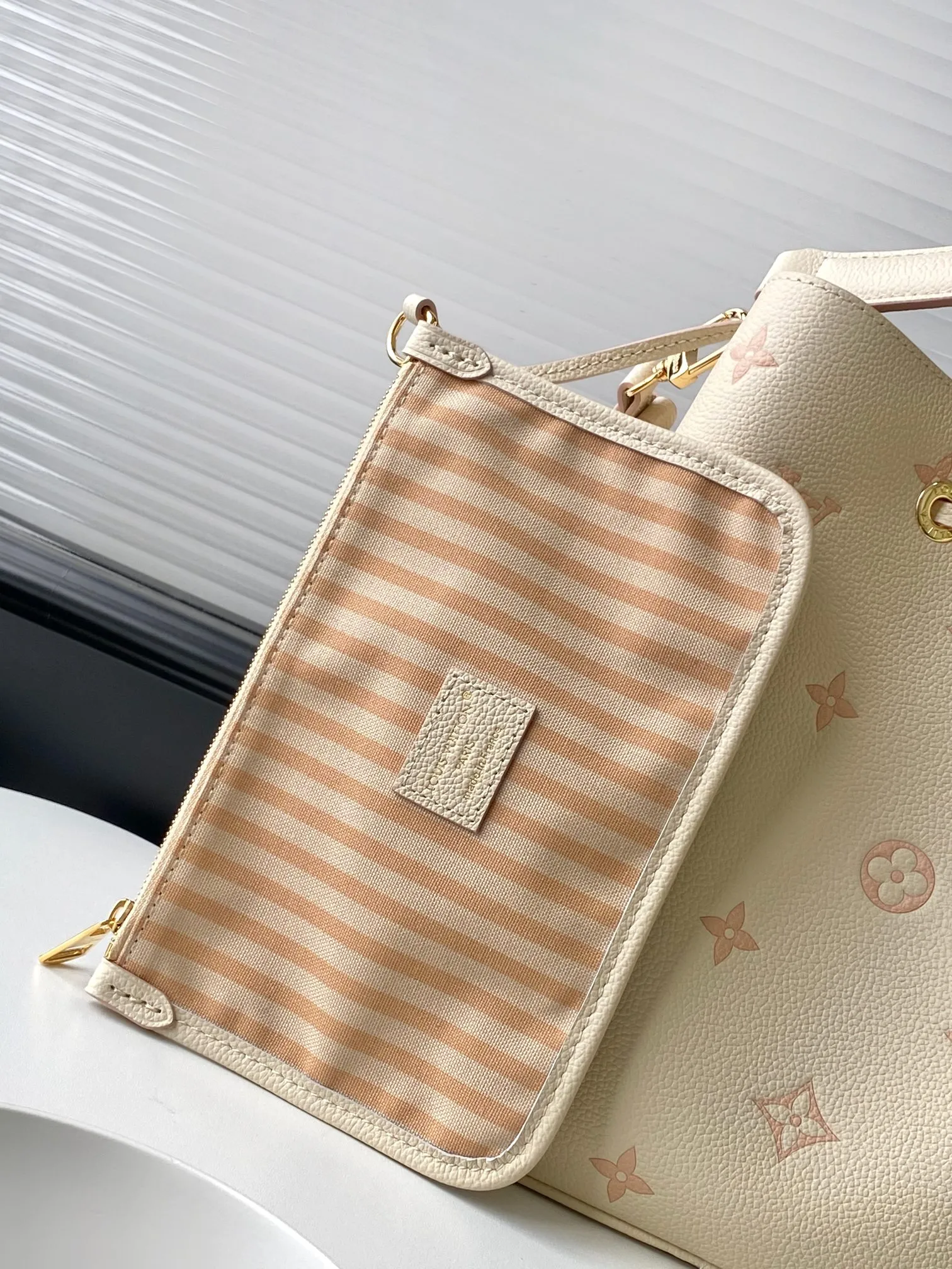 Louis Vuitton NéoNoé MM M14401 - Image 9