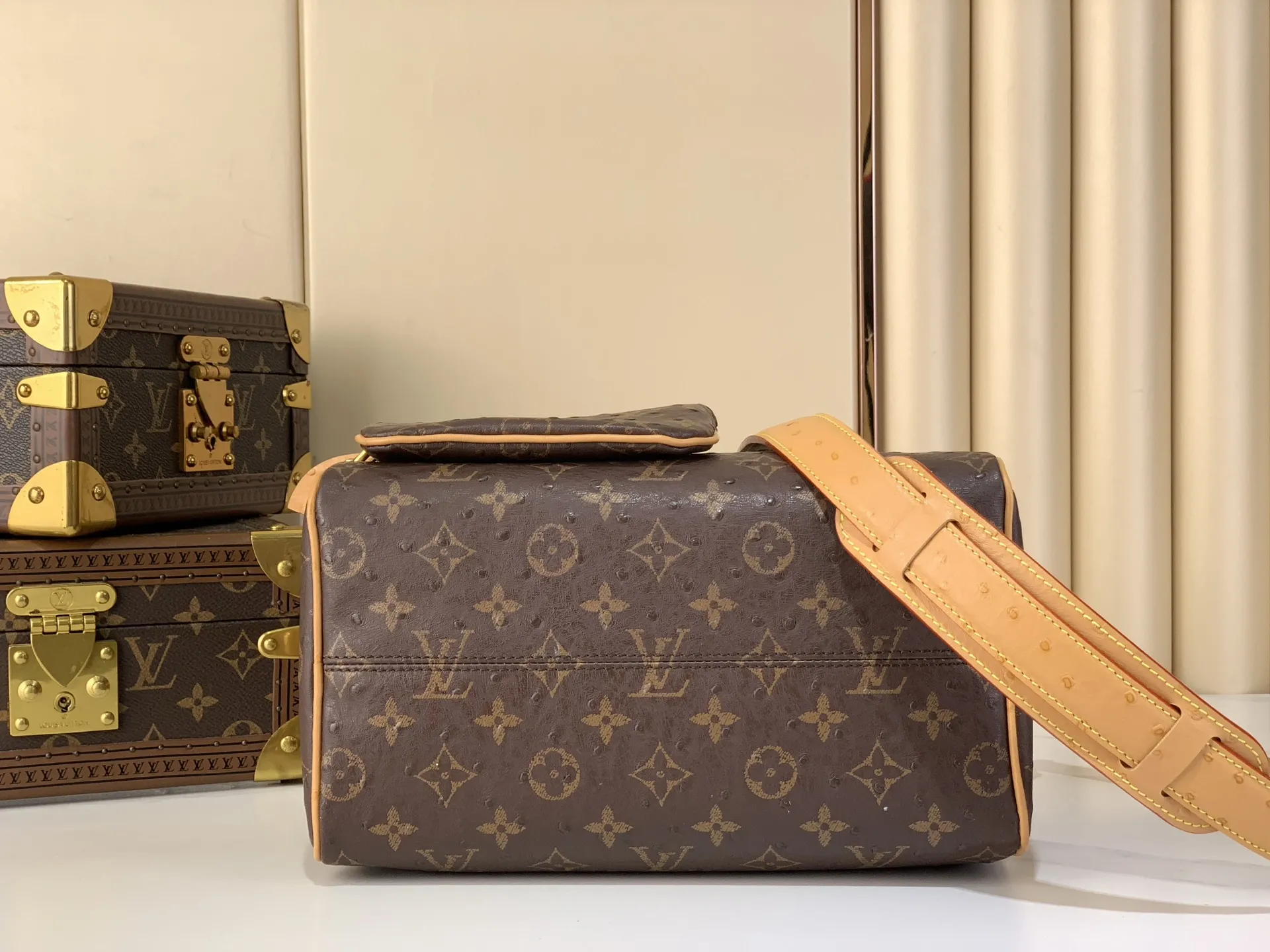 Louis Vuitton Speedy P9 Bandouli??re 25 Monogram Ostrich-Embossed Cowhide M24437 - Image 6