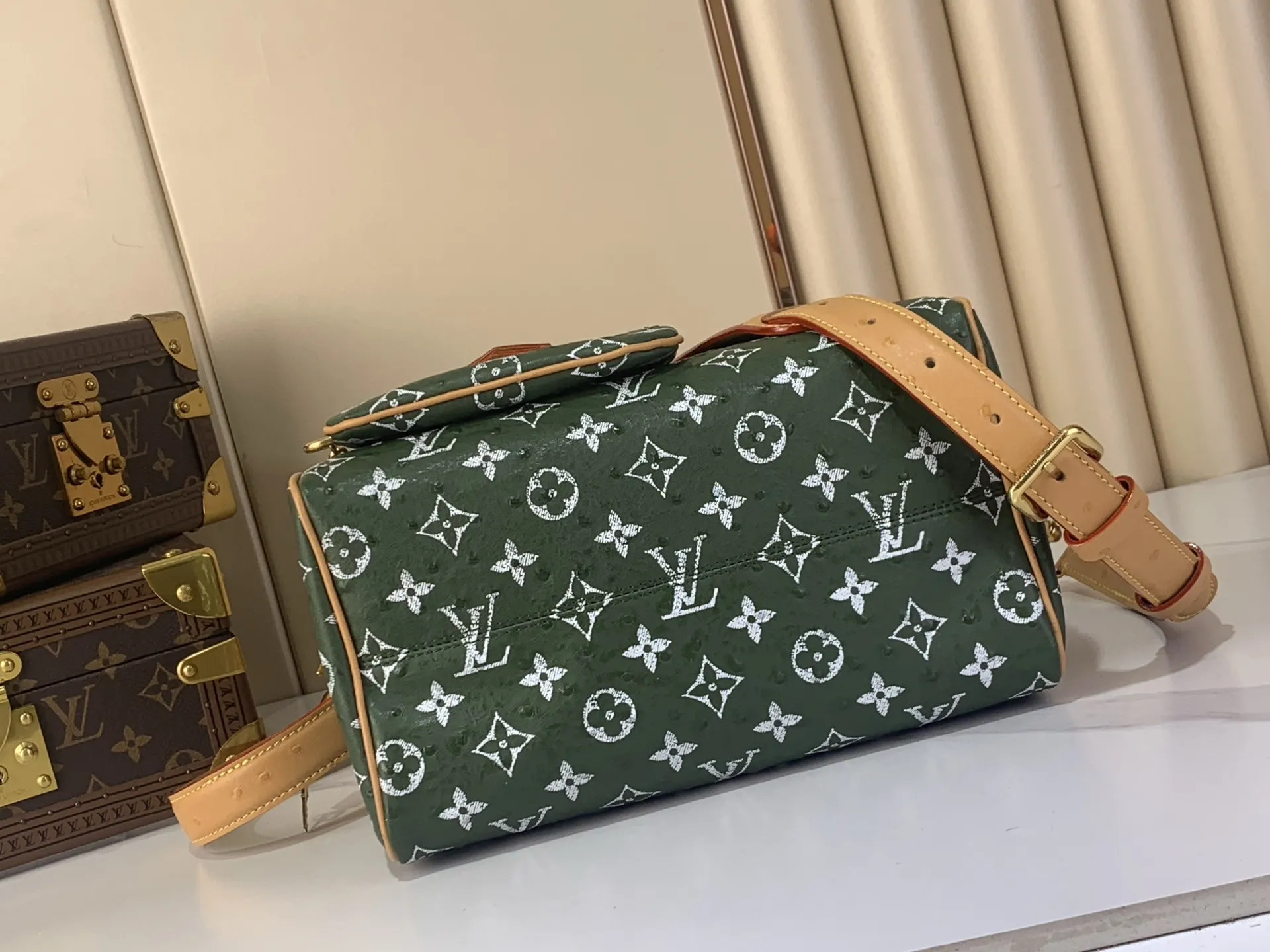 Louis Vuitton Speedy P9 Bandouli??re 25 Monogram Ostrich-Embossed Cowhide M24437 - 图片 6