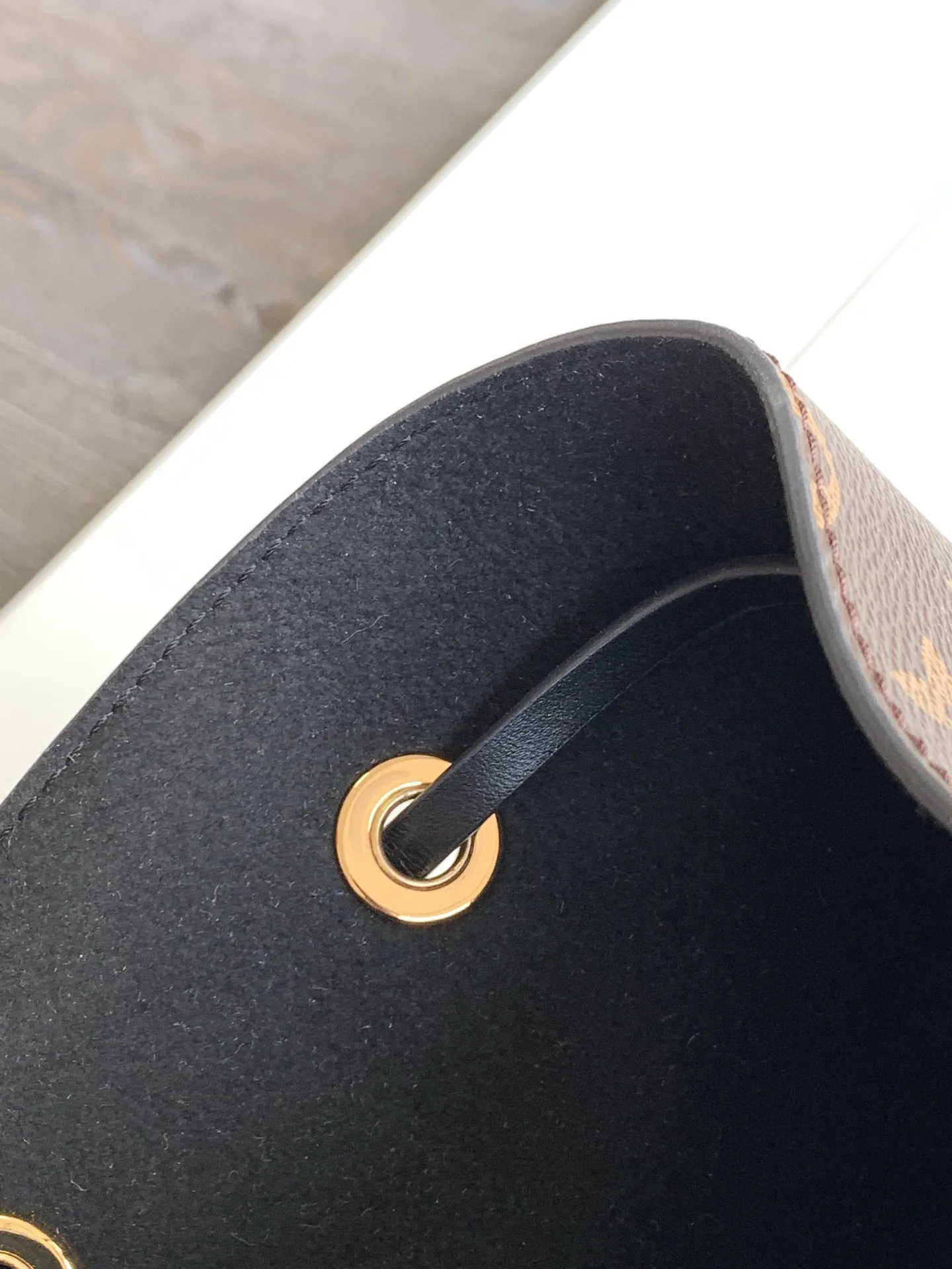 Alternative view of Louis Vuitton NéoNoé MM M44020