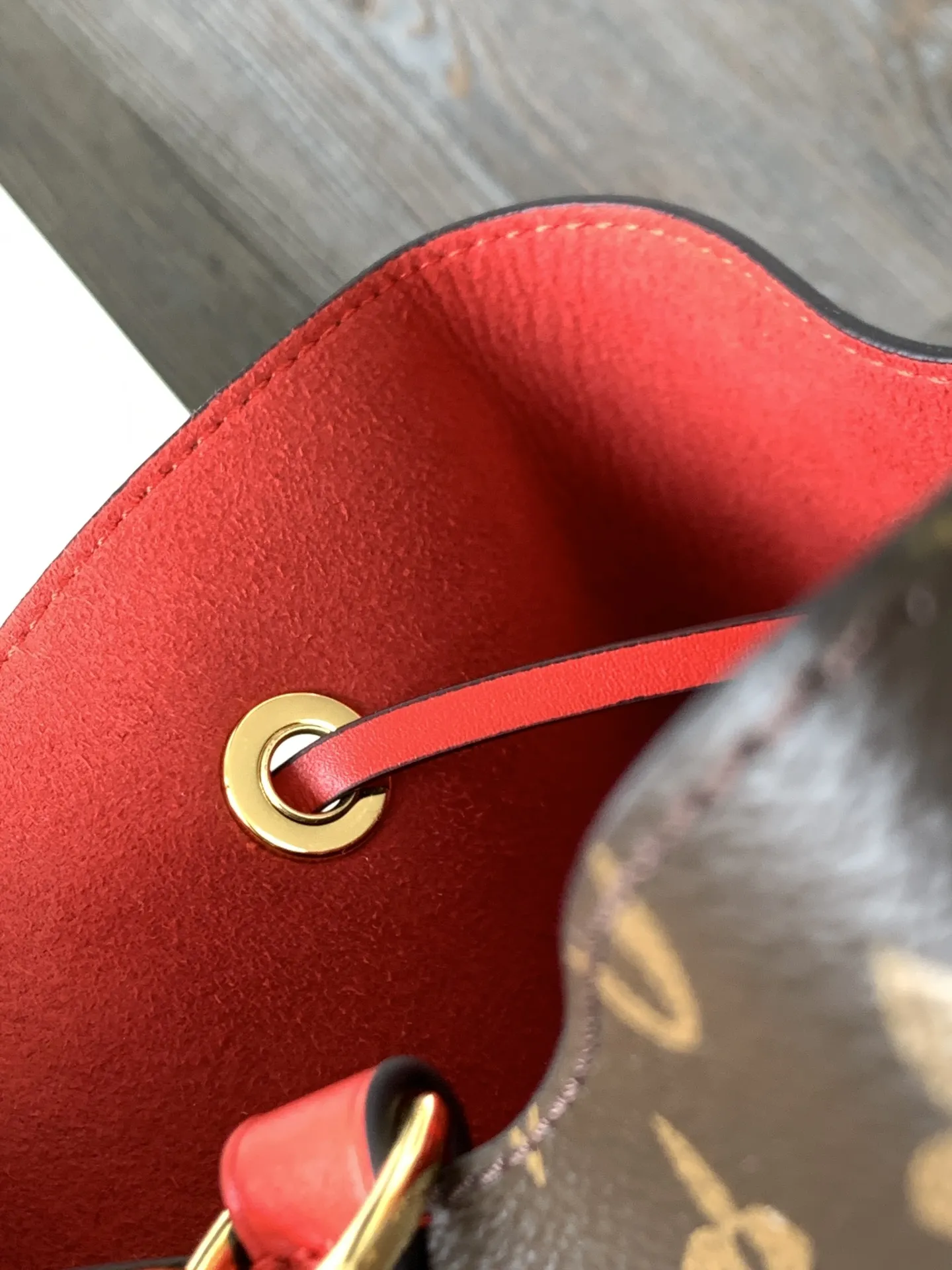 Alternative view of Louis Vuitton NéoNoé M44021