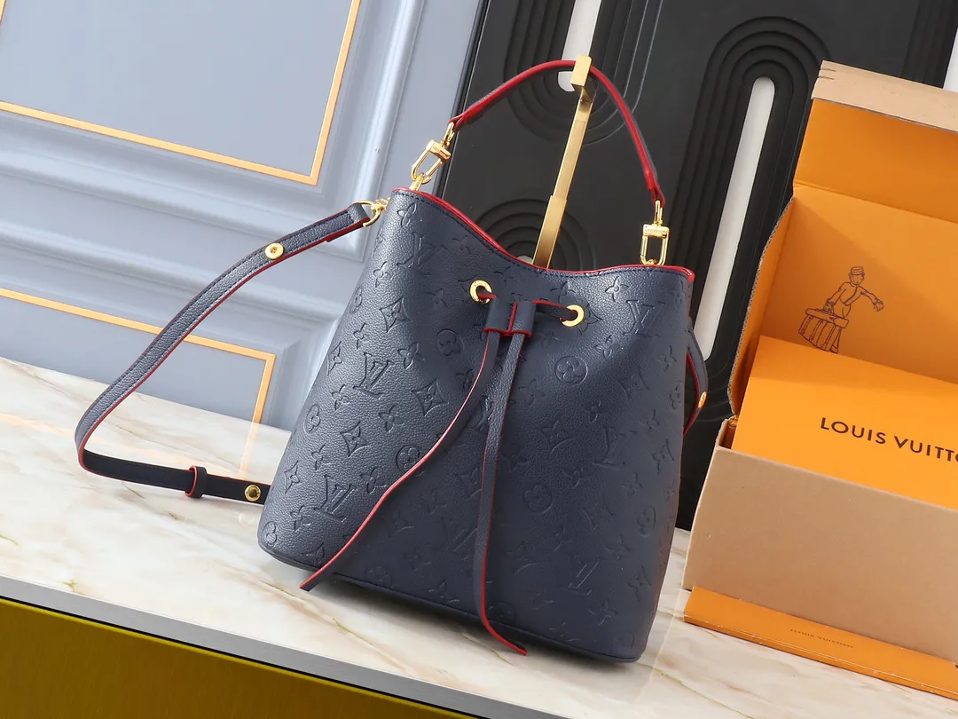 Alternative view of Louis Vuitton NéoNoé MM M45306
