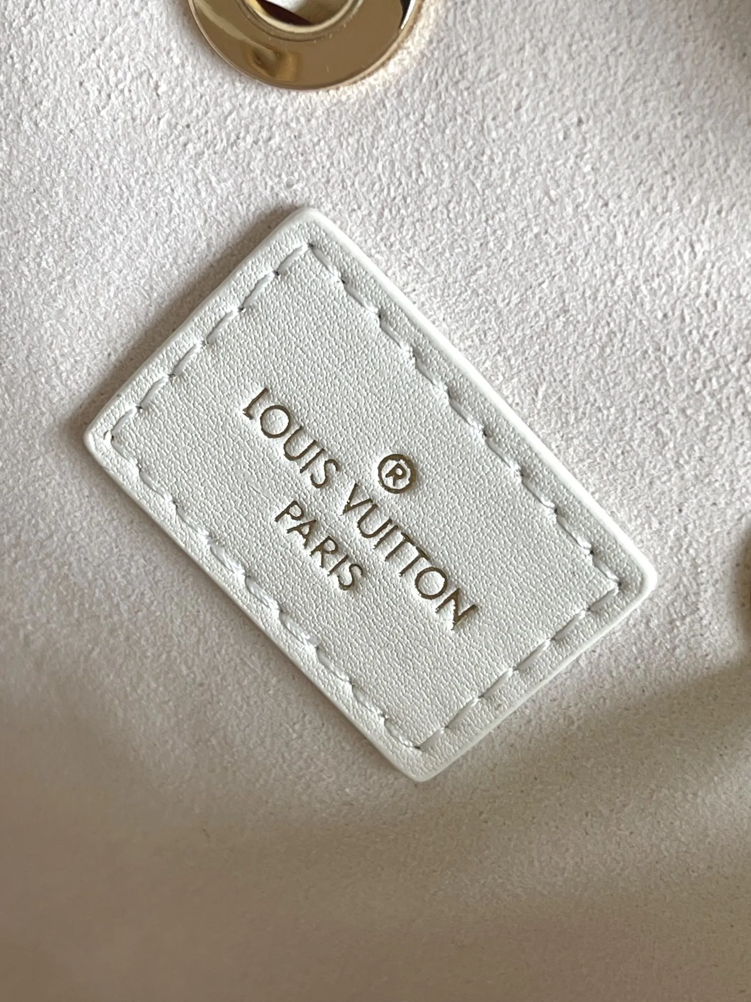 Alternative view of Louis Vuitton Néonoé BB M24649