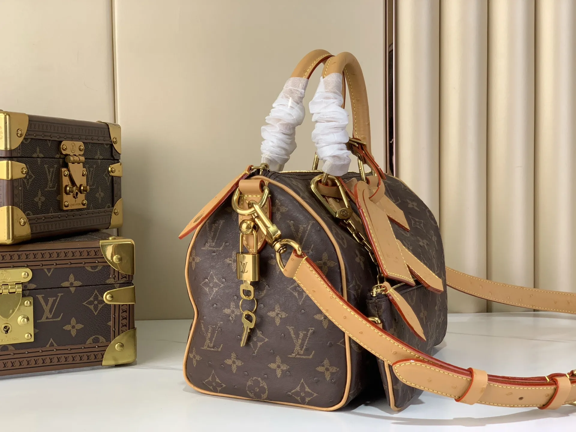 Louis Vuitton Speedy P9 Bandouli??re 30 Monogram Ostrich-Embossed Cowhide M14021 - 图片 4