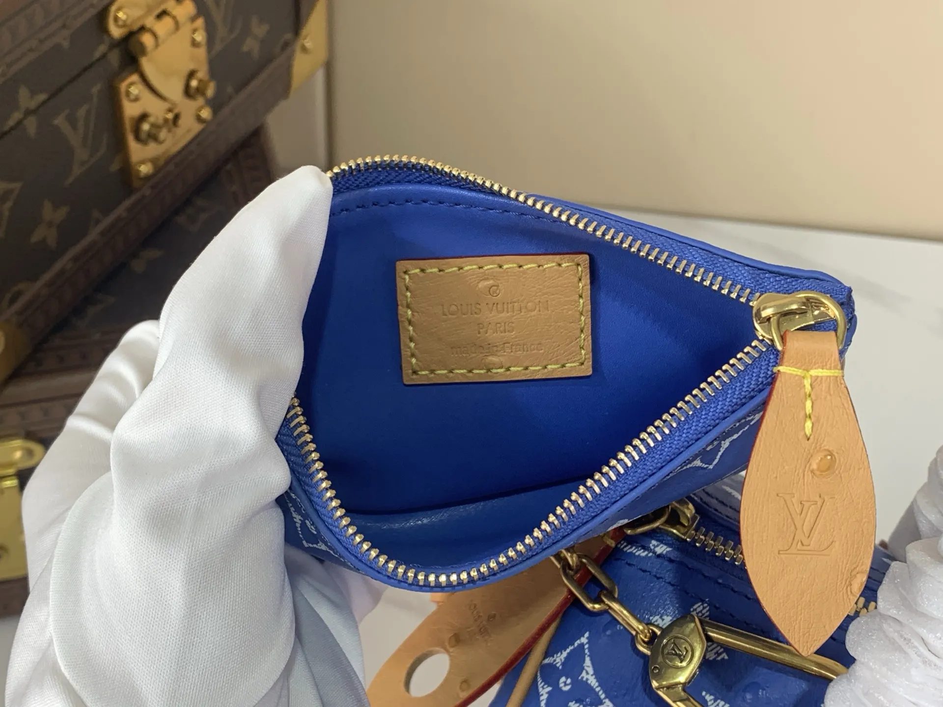 Alternative view of Louis Vuitton Speedy P9 Bandouli??re 30 Monogram Ostrich-Embossed Cowhide M14021
