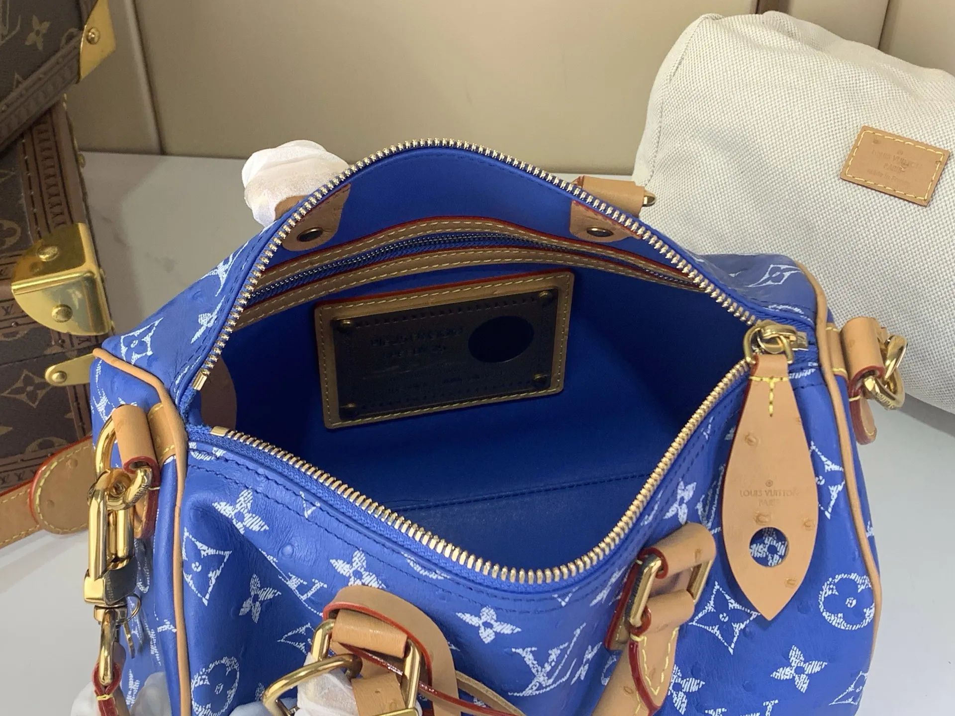 Louis Vuitton Speedy P9 Bandouli??re 30 Monogram Ostrich-Embossed Cowhide M14021 - Image 4
