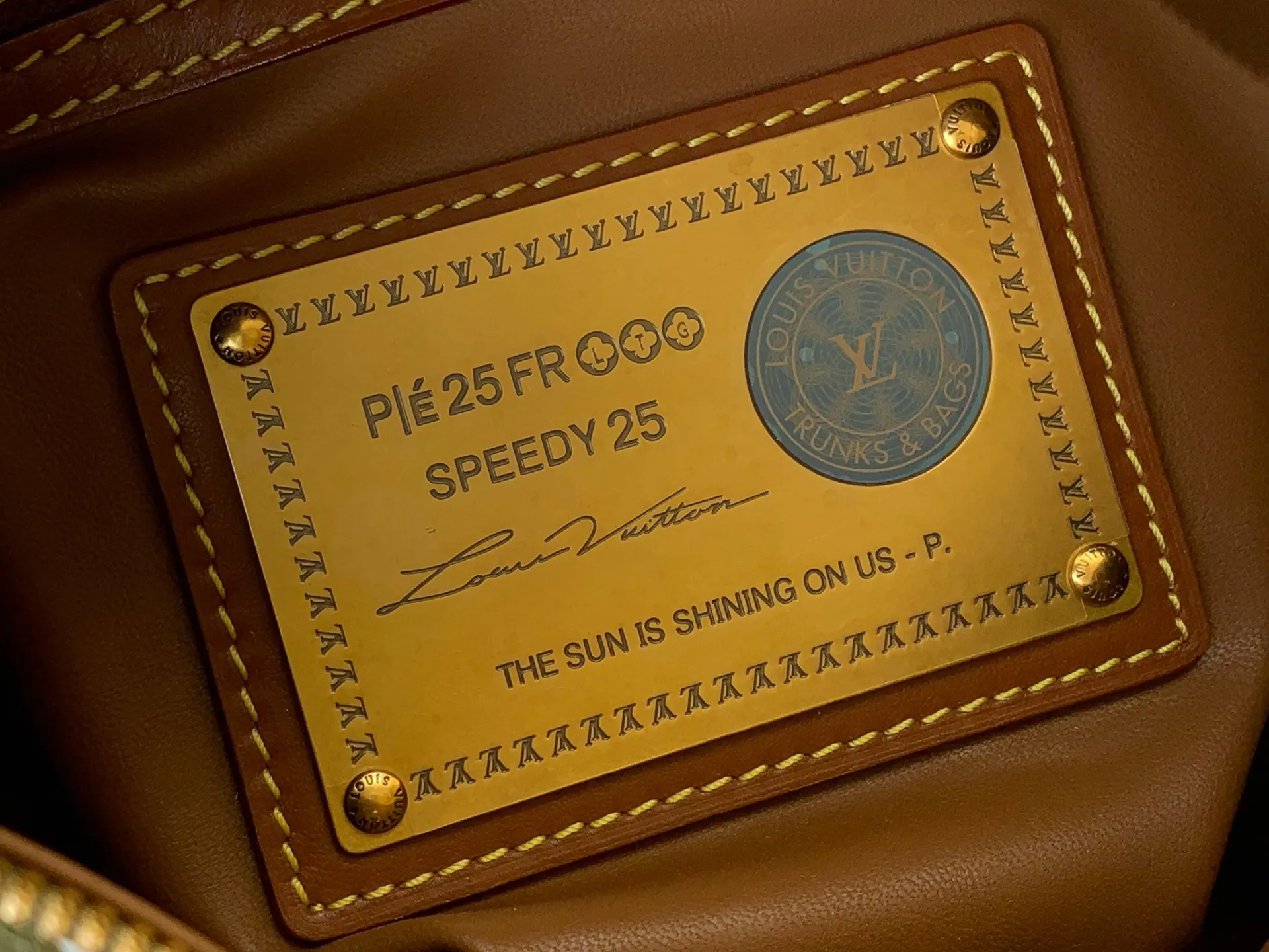 Alternative view of Louis Vuitton Speedy P9 Bandouli??re 30 Monogram Ostrich-Embossed Cowhide M14021