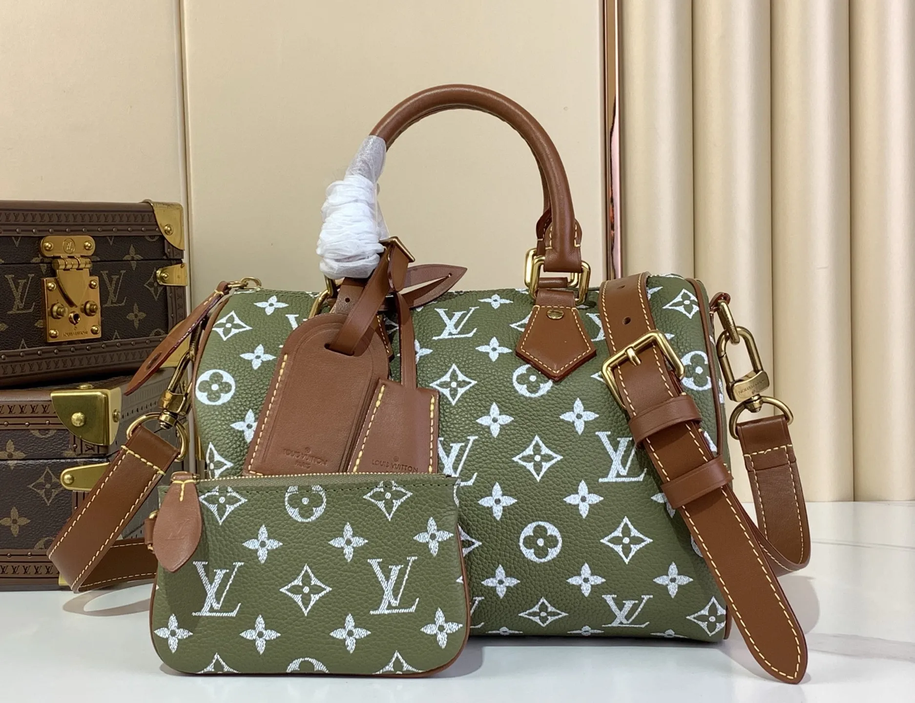 Louis Vuitton Speedy P9 Bandouli??re 30 Monogram Ostrich-Embossed Cowhide M14021 - 图片 3
