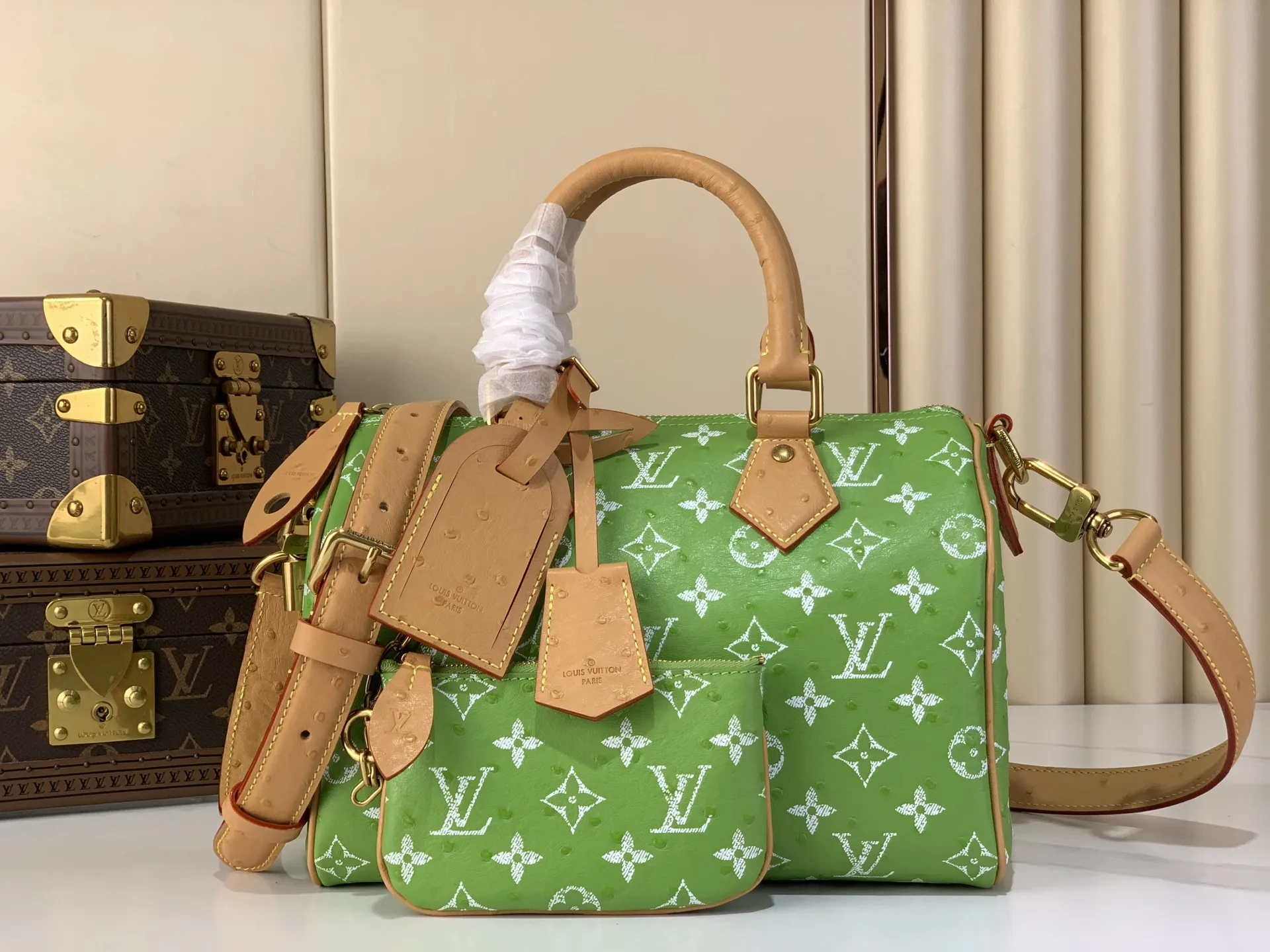Louis Vuitton Speedy P9 Bandouli??re 30 Monogram Ostrich-Embossed Cowhide M14021 - 图片 3