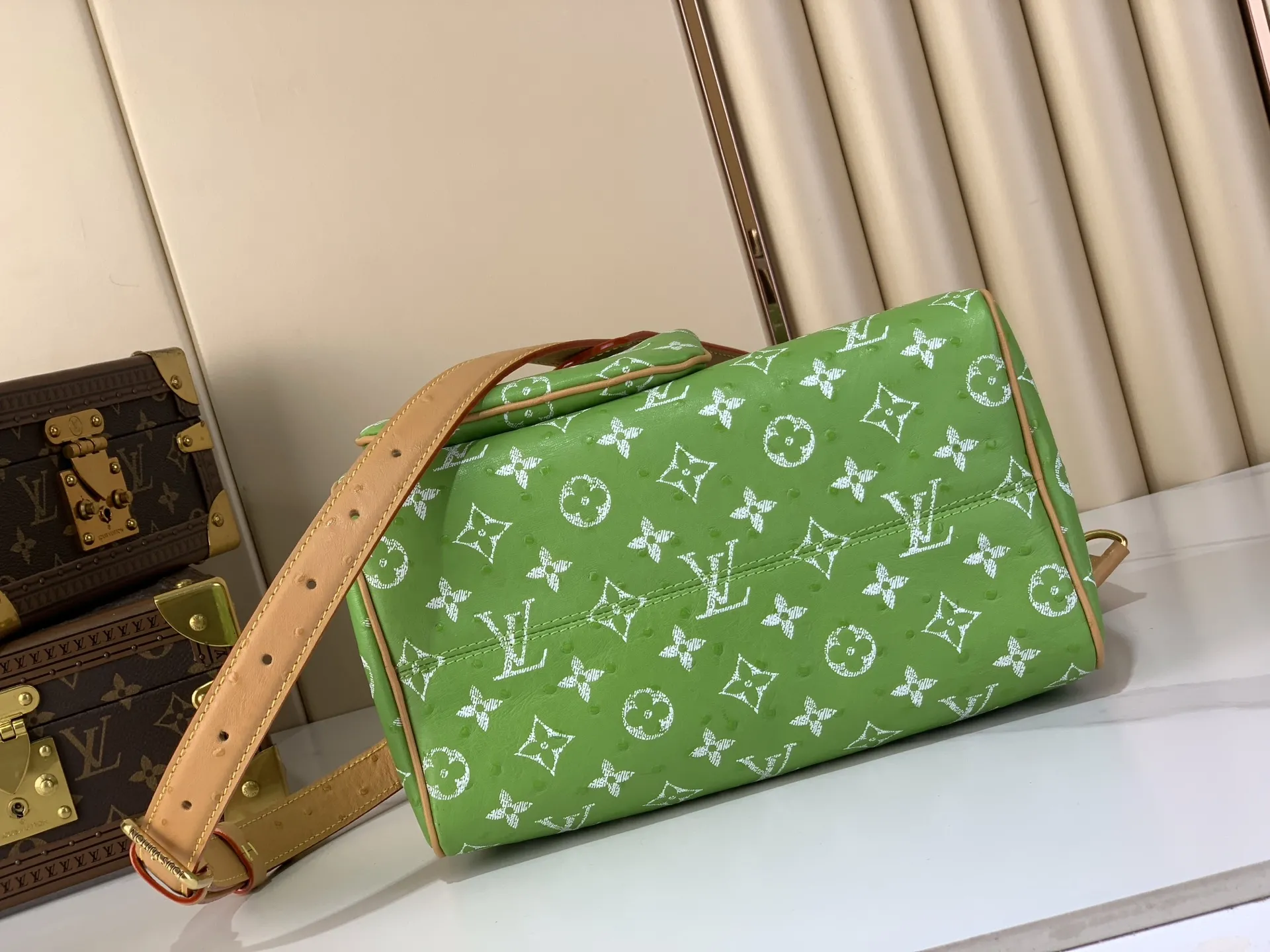Louis Vuitton Speedy P9 Bandouli??re 30 Monogram Ostrich-Embossed Cowhide M14021 - 图片 6