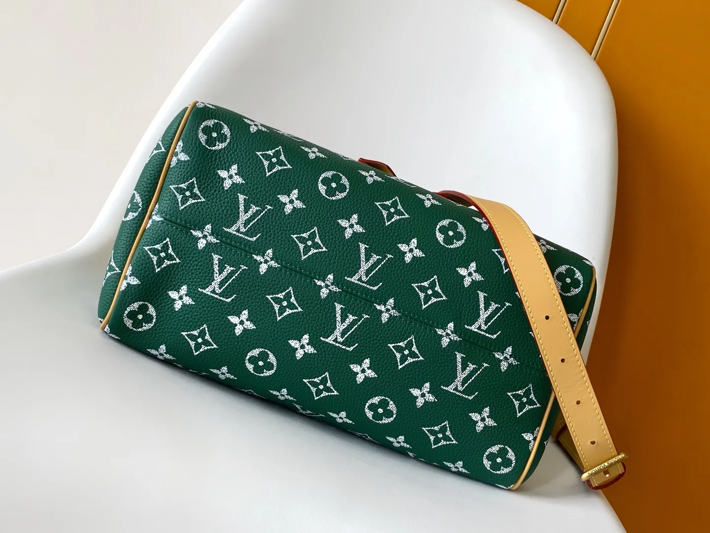 Alternative view of Louis Vuitton Speedy P9 Bandoulière 30 M14077