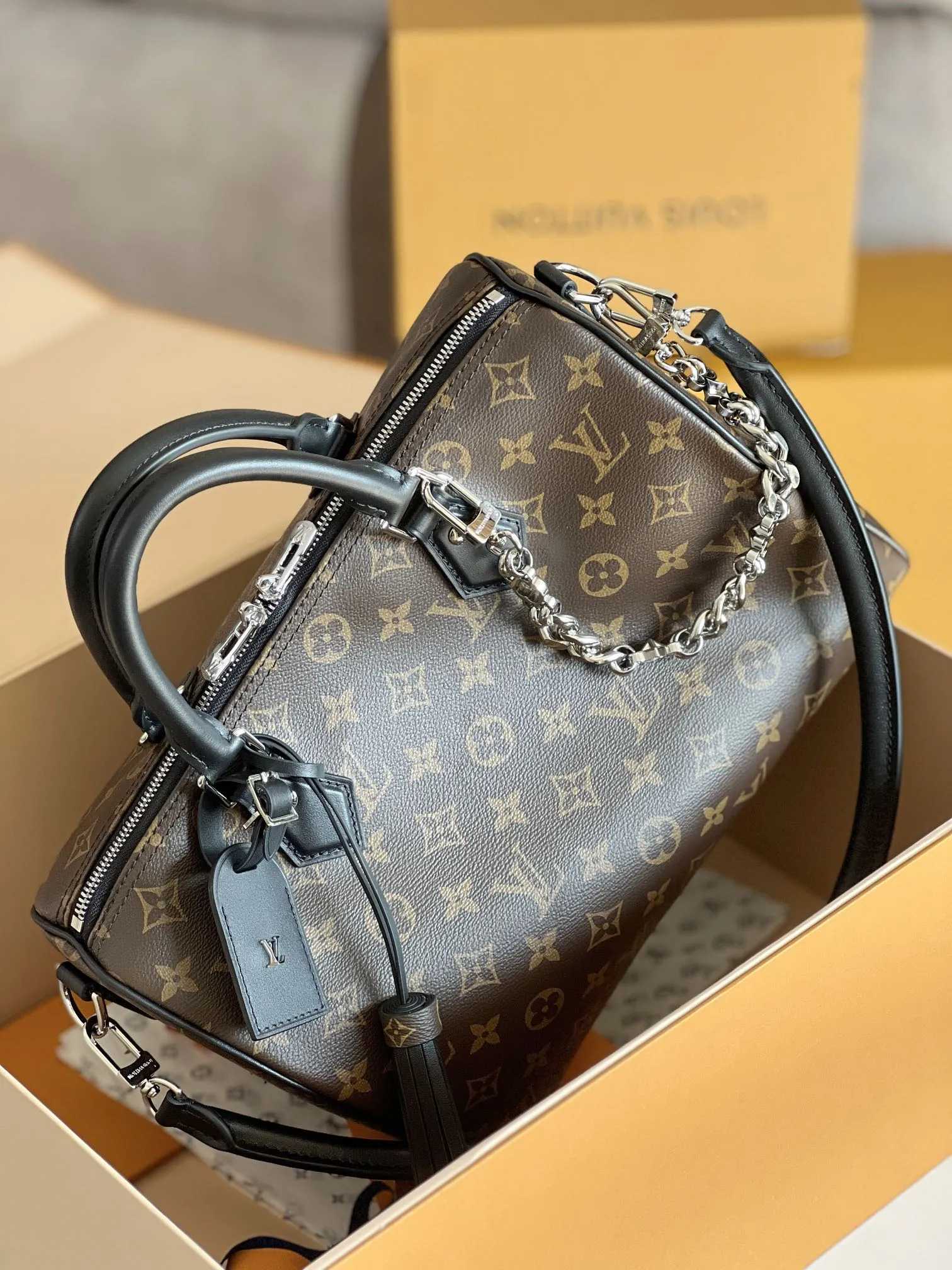 Louis Vuitton Speedy Soft 30 Dark M12243 - Image 6