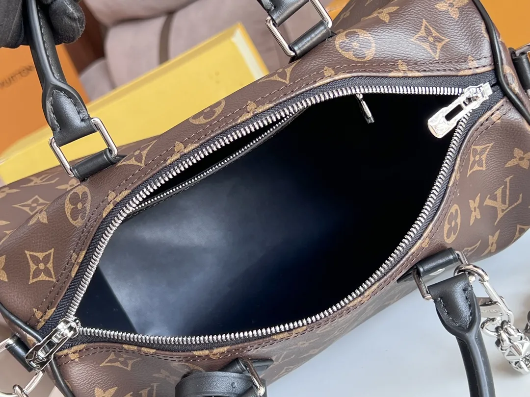 Louis Vuitton Speedy Soft 30 Dark M12243 - Image 10