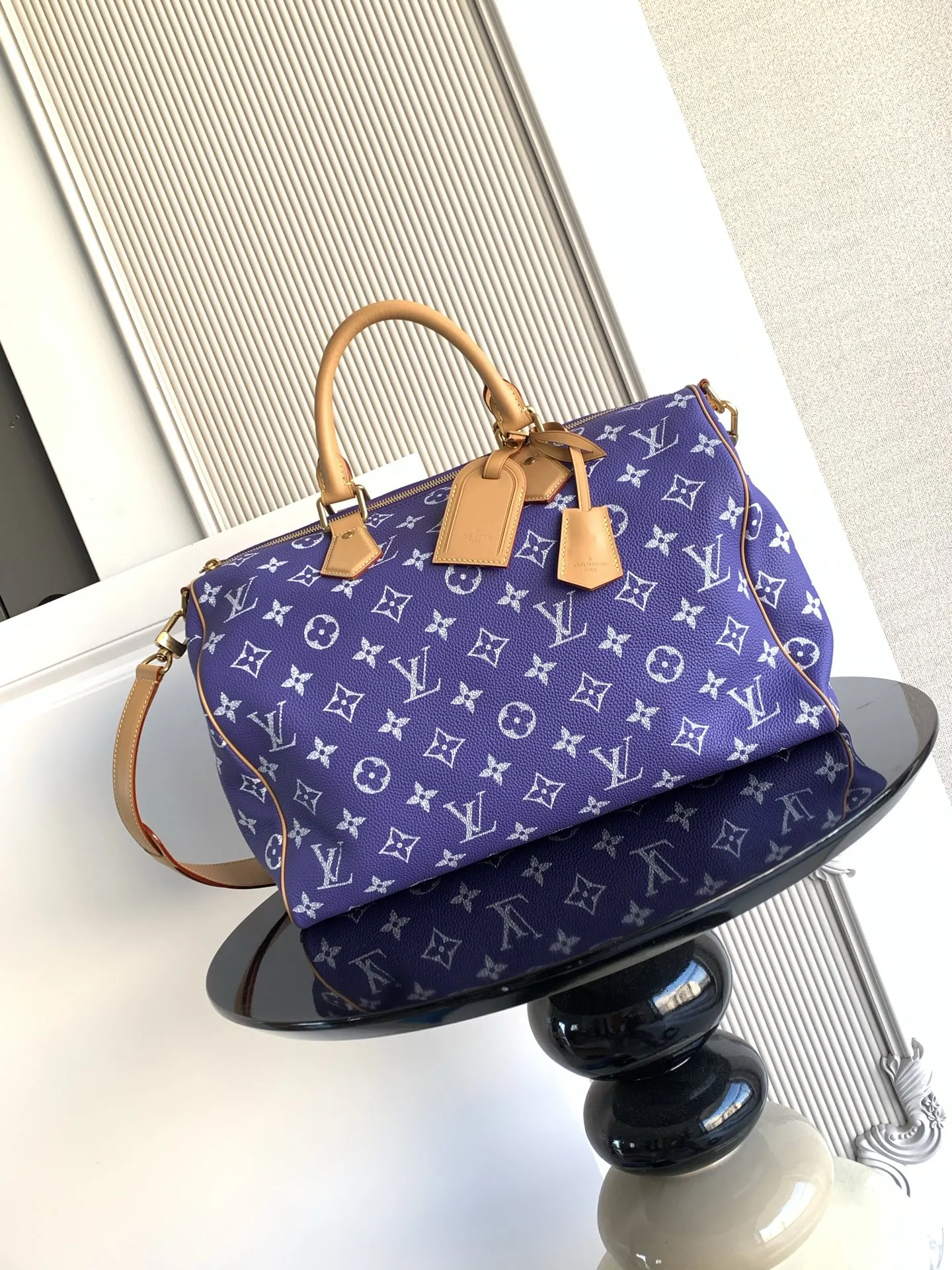 Alternative view of Louis Vuitton Speedy P9 Bandoulière 40 M11597