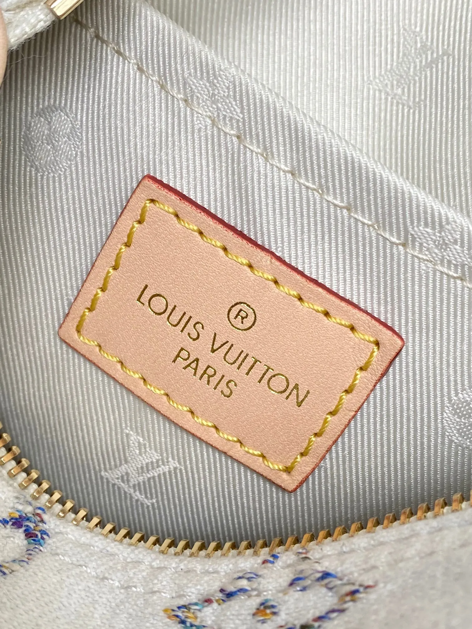 Alternative view of Louis Vuitton Speedy Bandoulière 20 M24709
