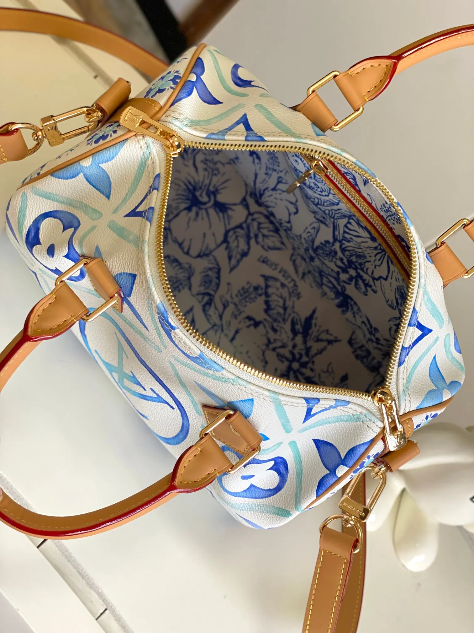 Alternative view of Louis Vuitton Speedy Bandoulière 25 M11264