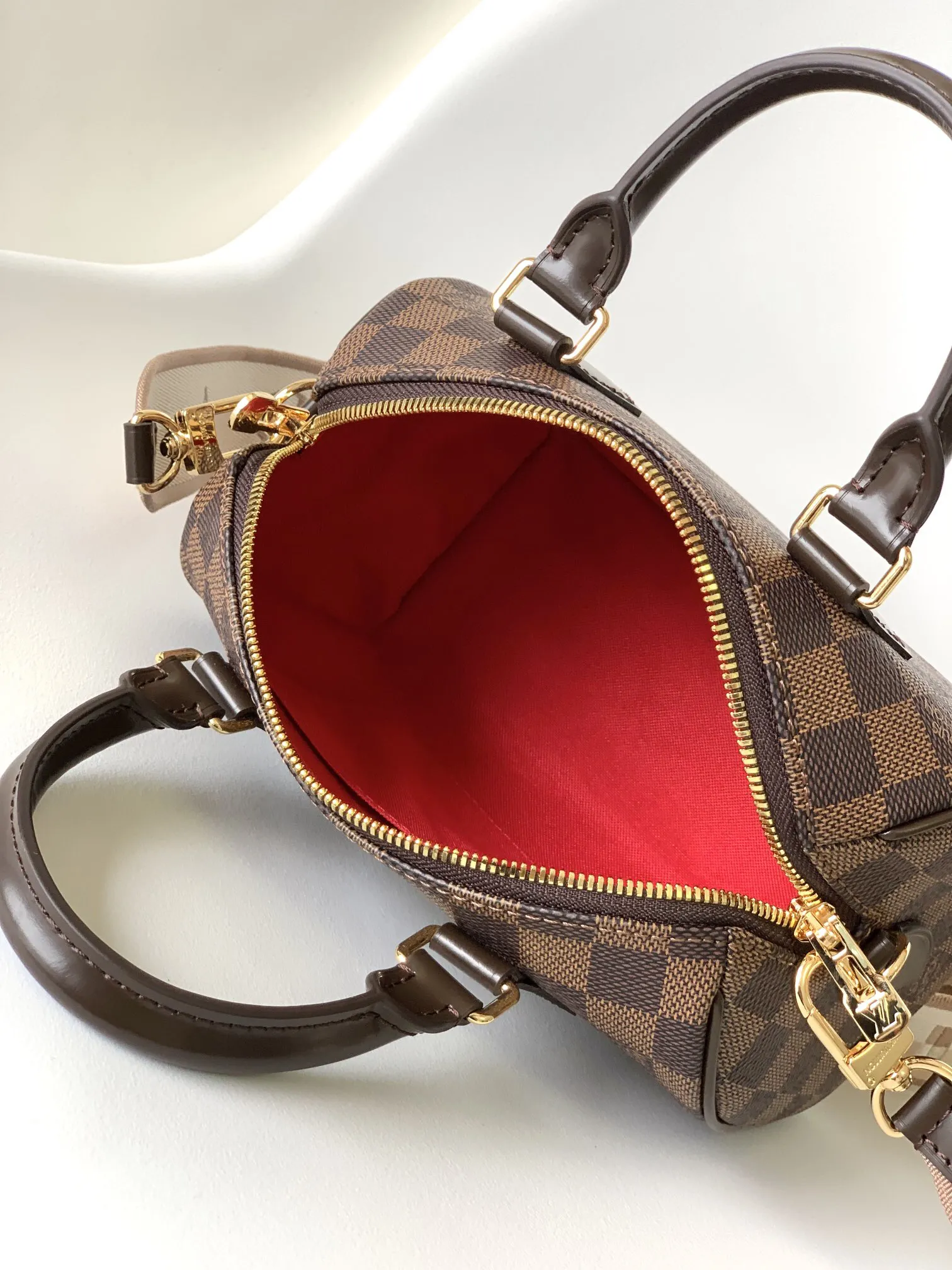 Alternative view of Louis Vuitton Speedy Bandoulière 20 M45948