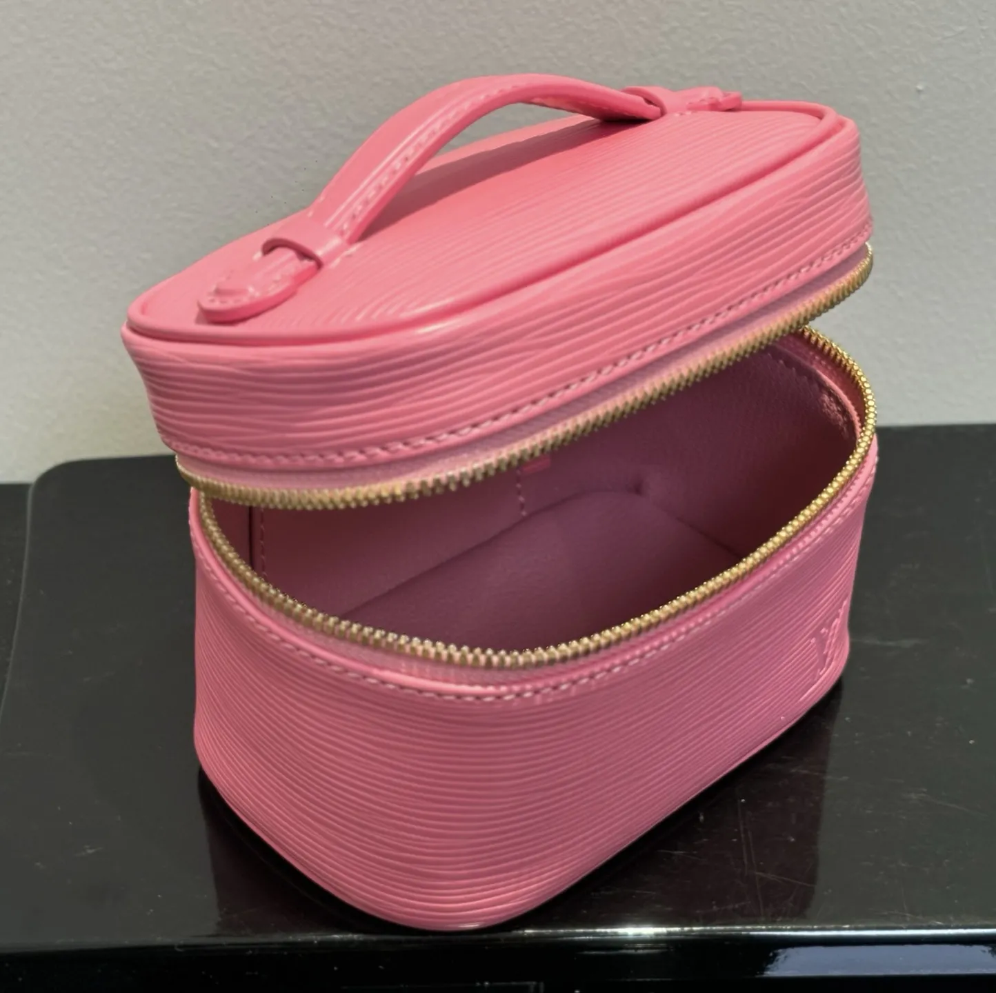 Alternative view of Louis Vuitton Nice Nano M25856