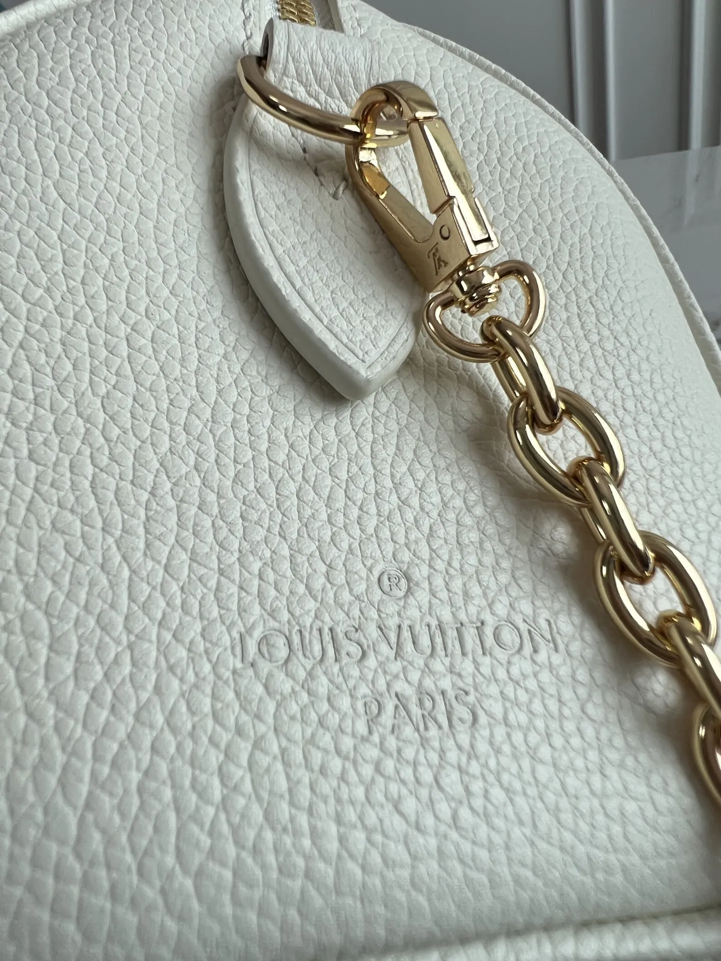 Alternative view of Louis Vuitton Speedy Bandoulière 20 M46397