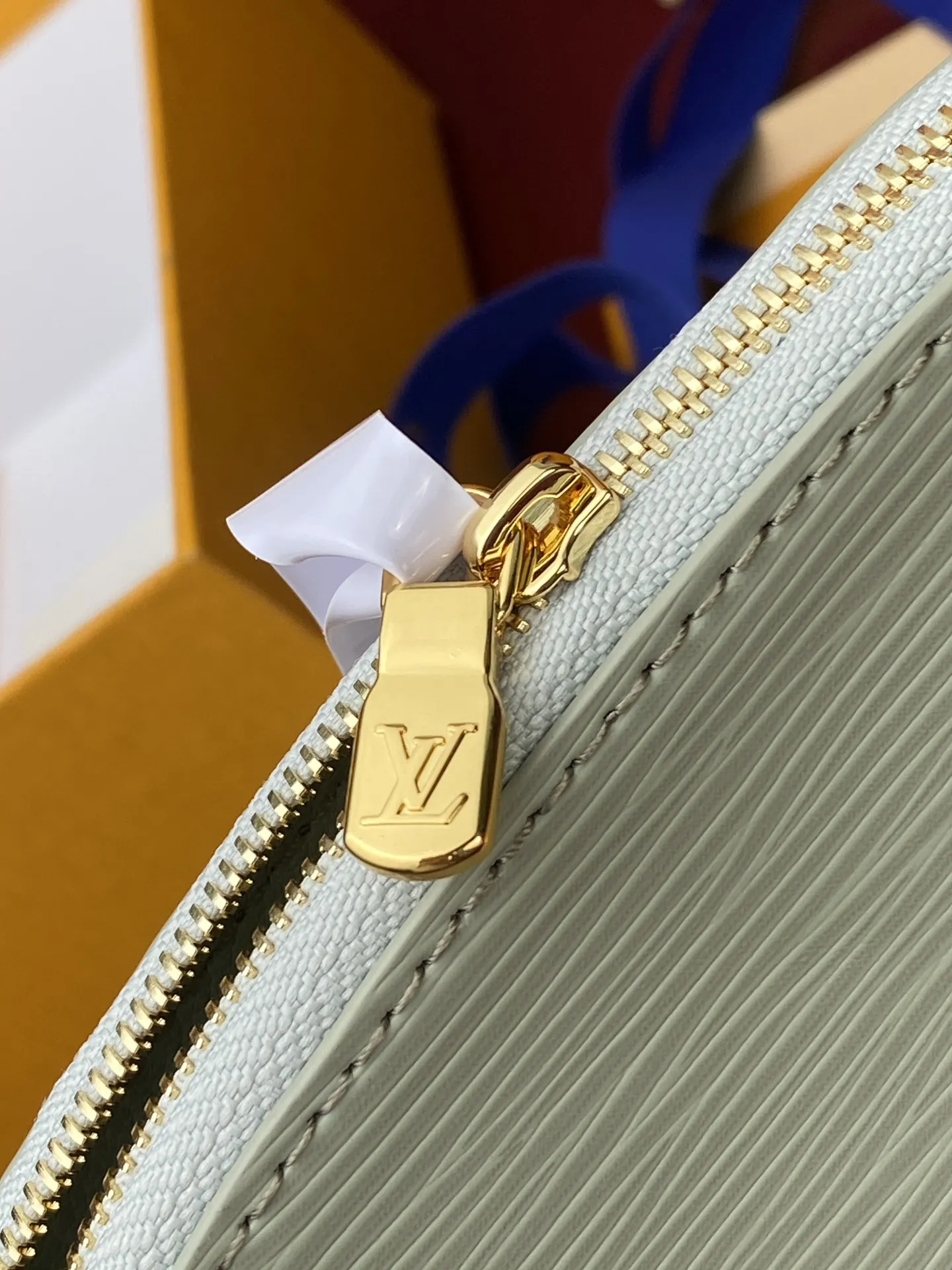 Alternative view of Louis Vuitton Pochette Cosm??tique M15198